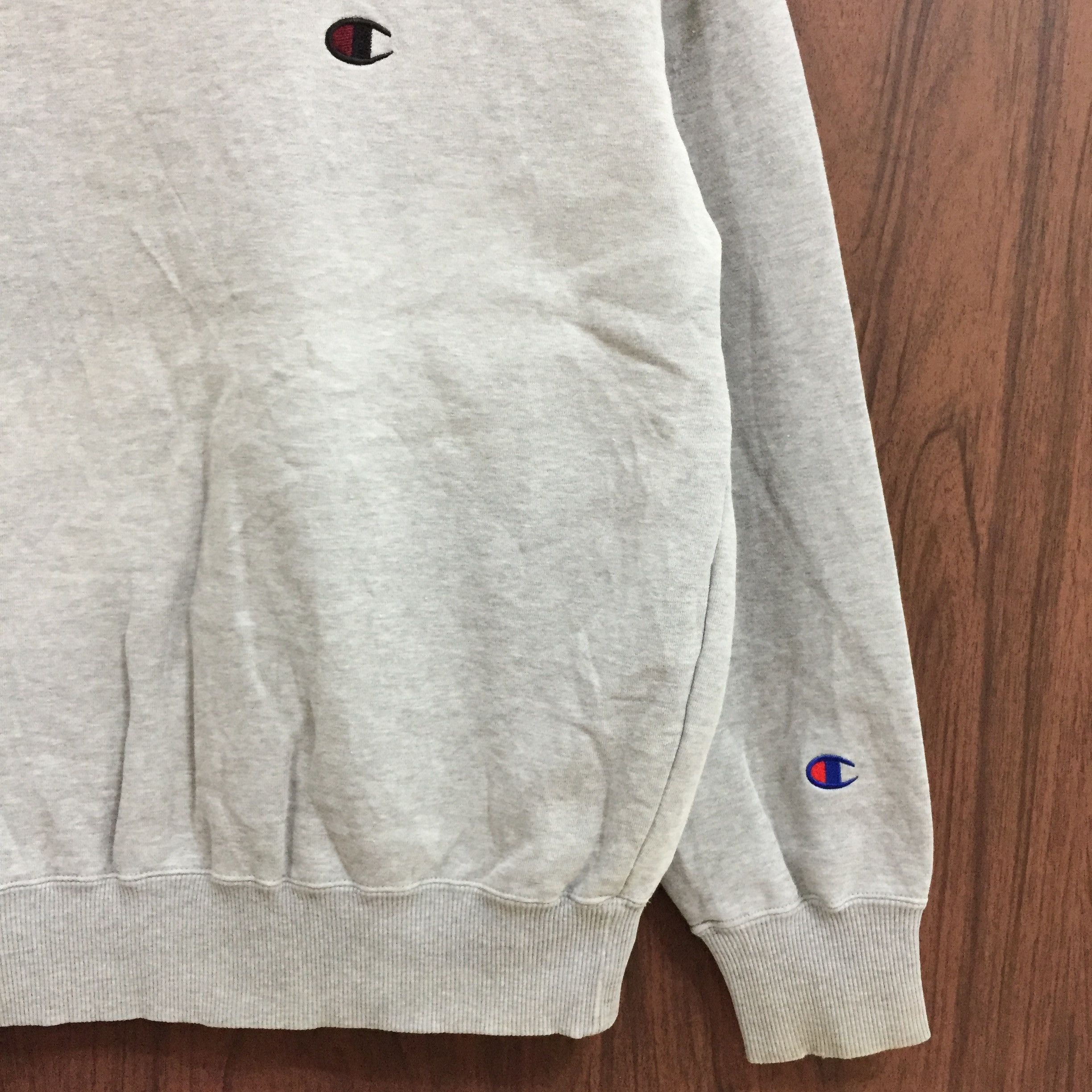 Champion Vintage Champion sweatshirt small logo jumper size L Size US L / EU 52-54 / 3 - 6 Thumbnail