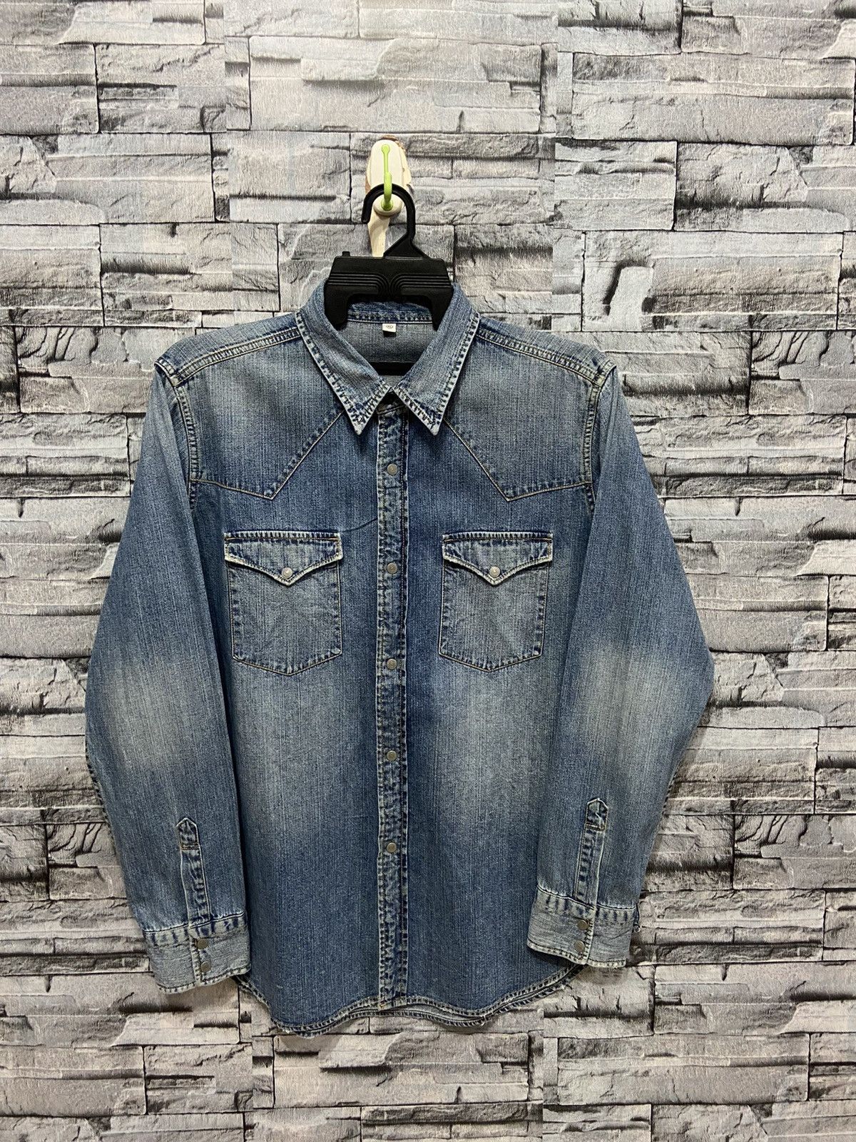 Vintage Vintage Denim Shirt double pocket button size XL fit L Size US L / EU 52-54 / 3 - 1 Thumbnail