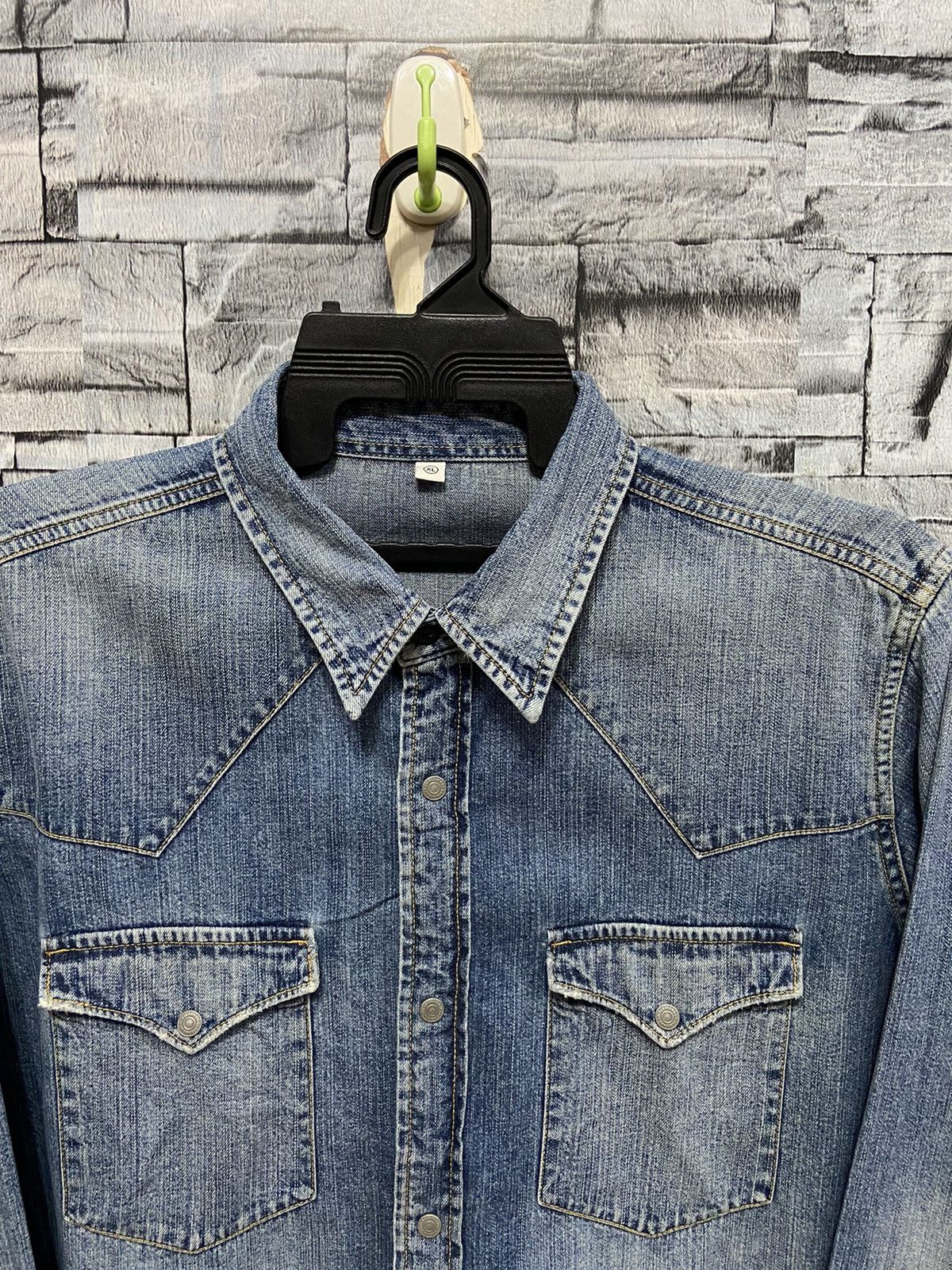 Vintage Vintage Denim Shirt double pocket button size XL fit L Size US L / EU 52-54 / 3 - 2 Thumbnail
