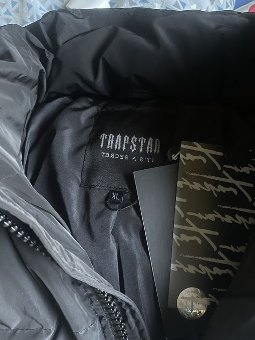 Trapstar Irongate Detachable Hooded Puffer Jacket Black/Infrared