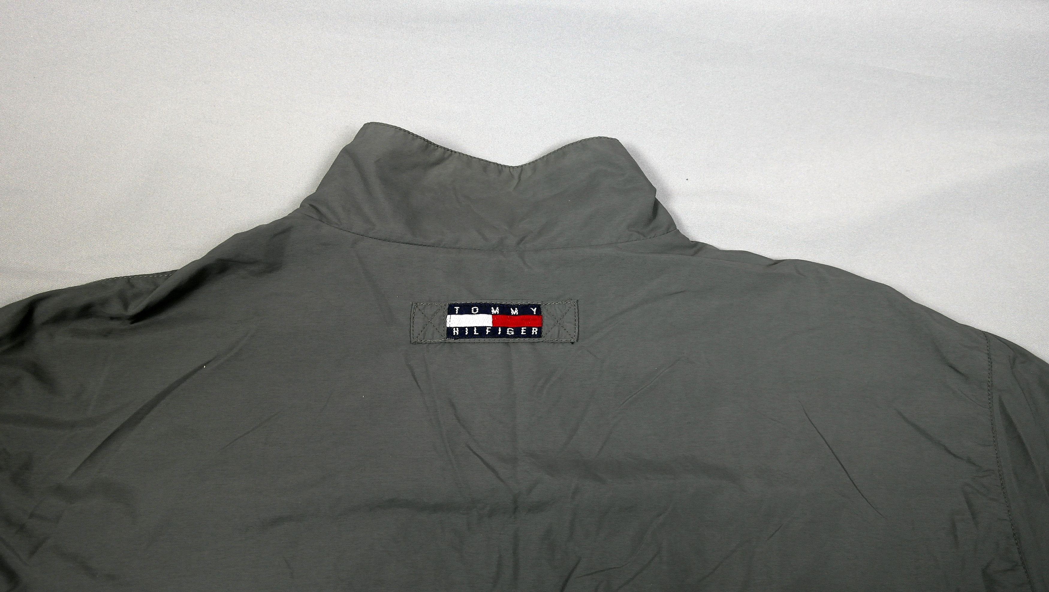 Tommy Hilfiger Vintage Tommy Hilfiger Windbreaker Size US XL / EU 56 / 4 - 6 Thumbnail