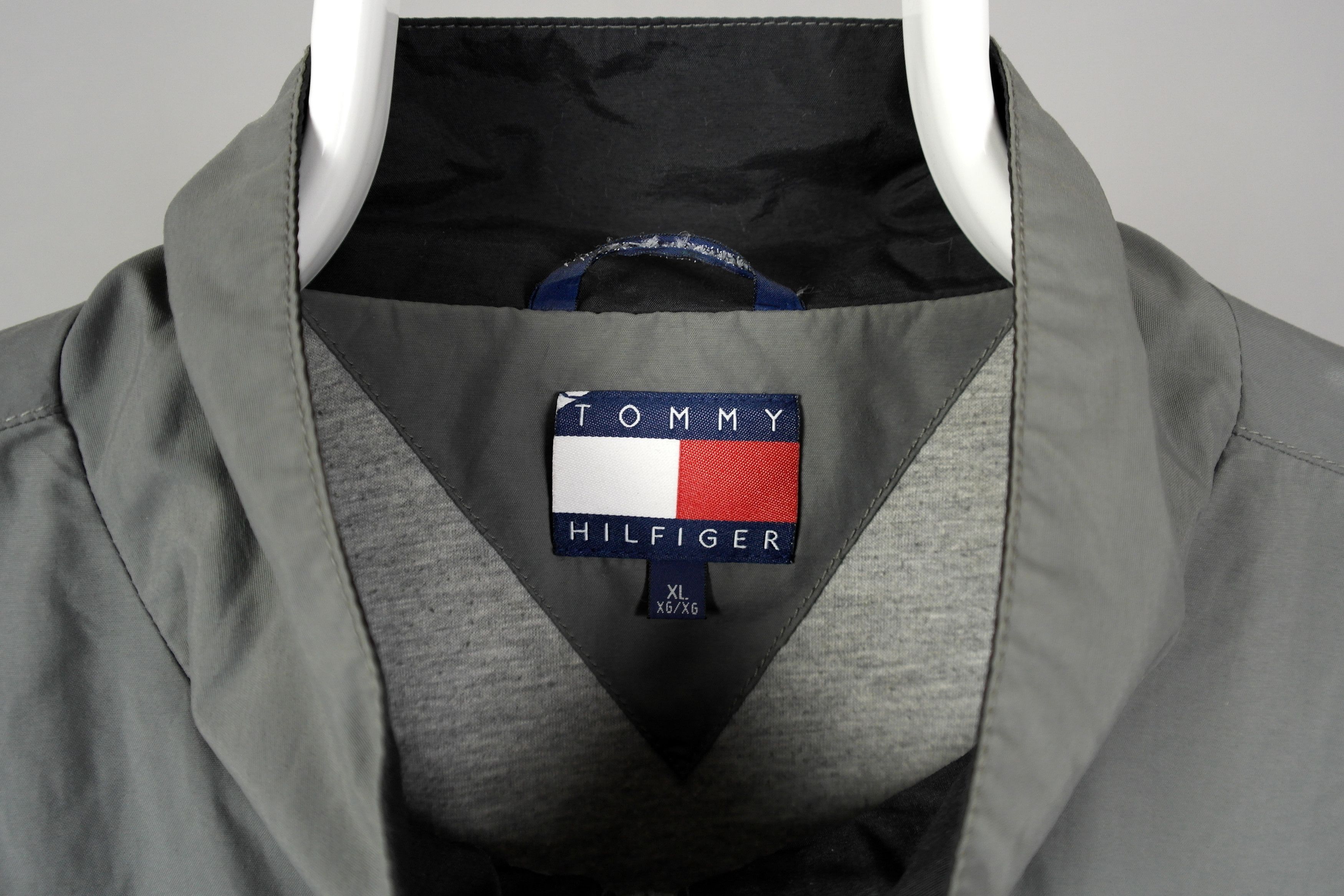 Tommy Hilfiger Vintage Tommy Hilfiger Windbreaker Size US XL / EU 56 / 4 - 3 Thumbnail