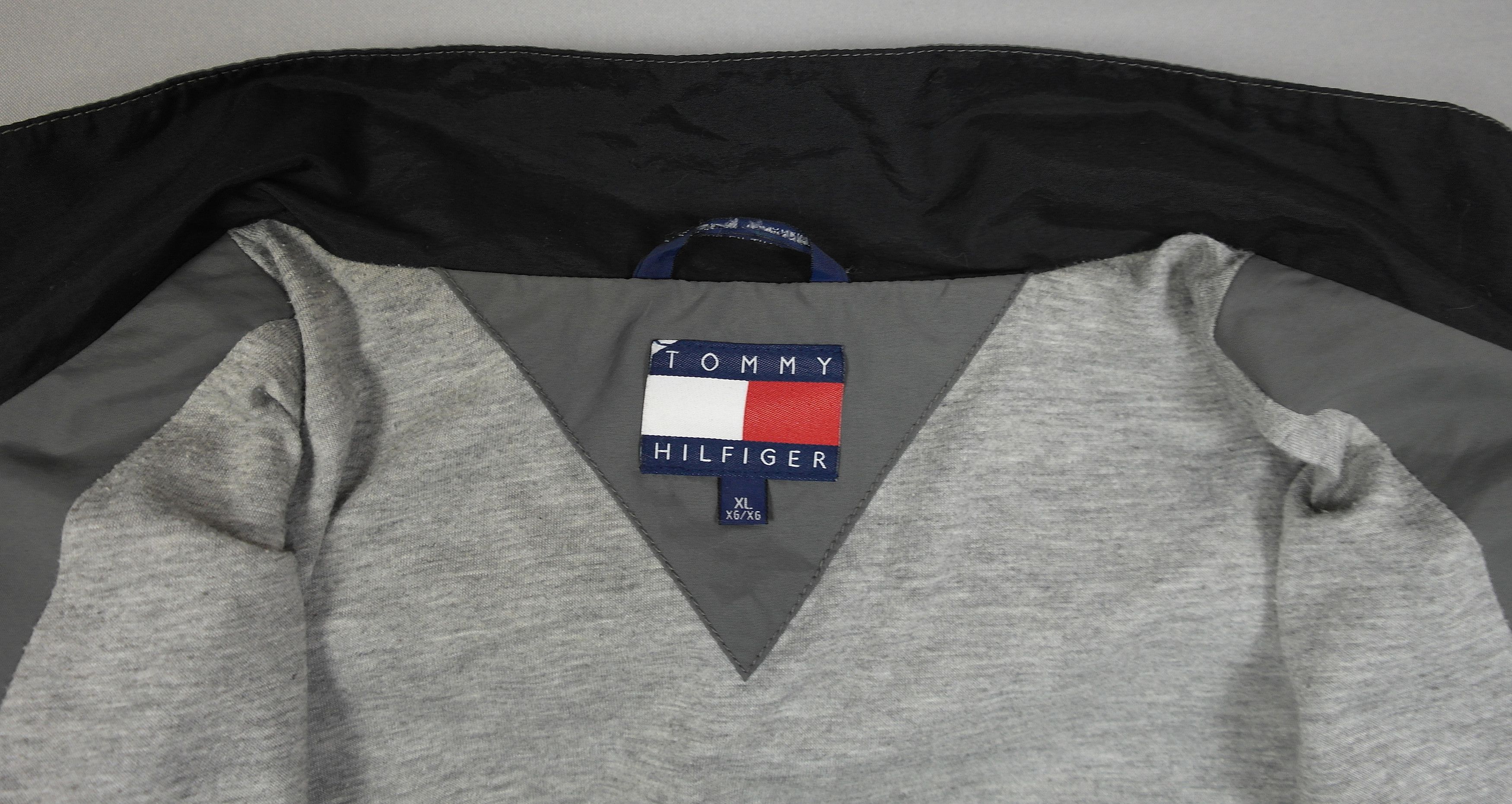 Tommy Hilfiger Vintage Tommy Hilfiger Windbreaker Size US XL / EU 56 / 4 - 7 Thumbnail