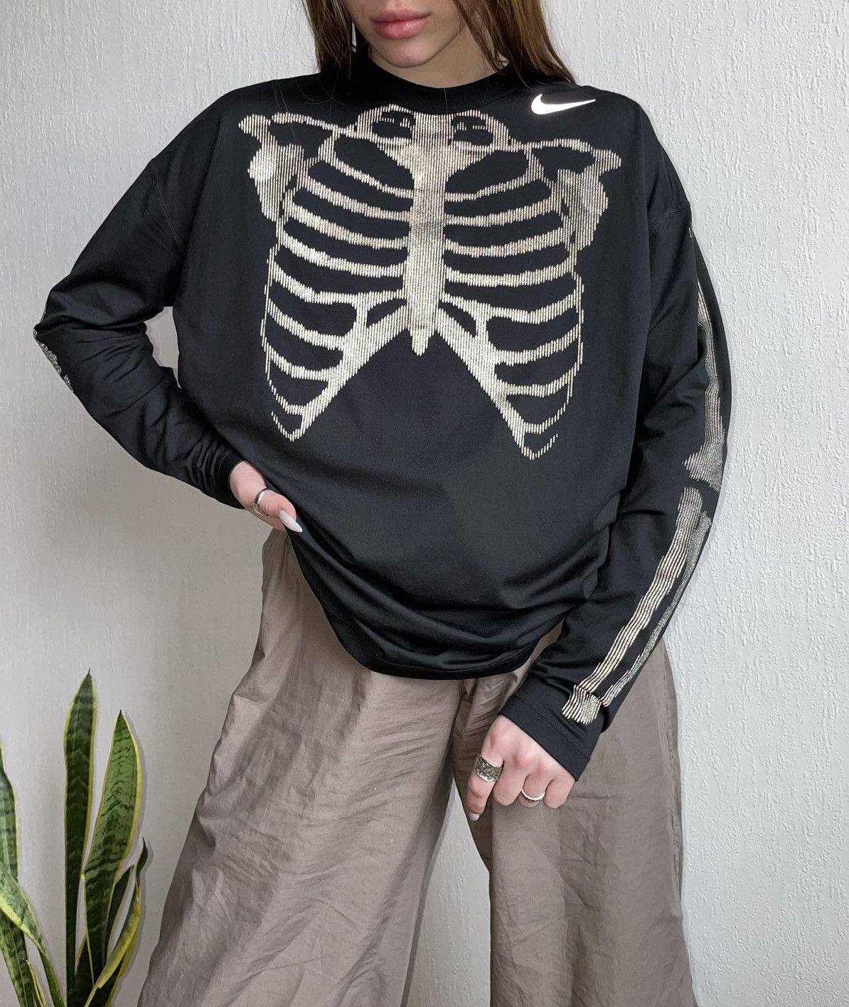 Nike skeleton tee deals