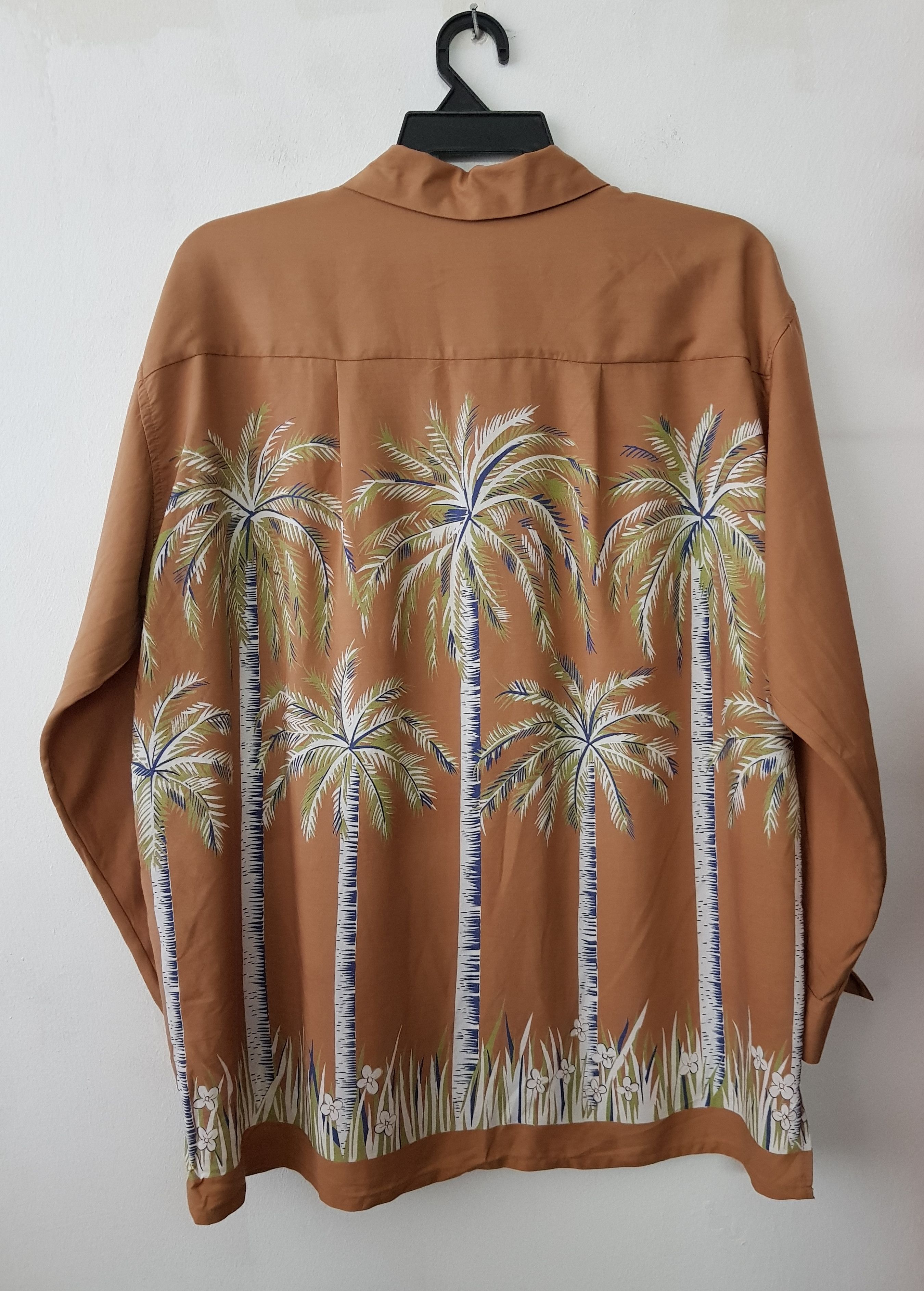 Vintage RARE. 100 % RAYON , BROWN COCONUT TREES HAWAIIAN SHIRT Size US M / EU 48-50 / 2 - 3 Thumbnail