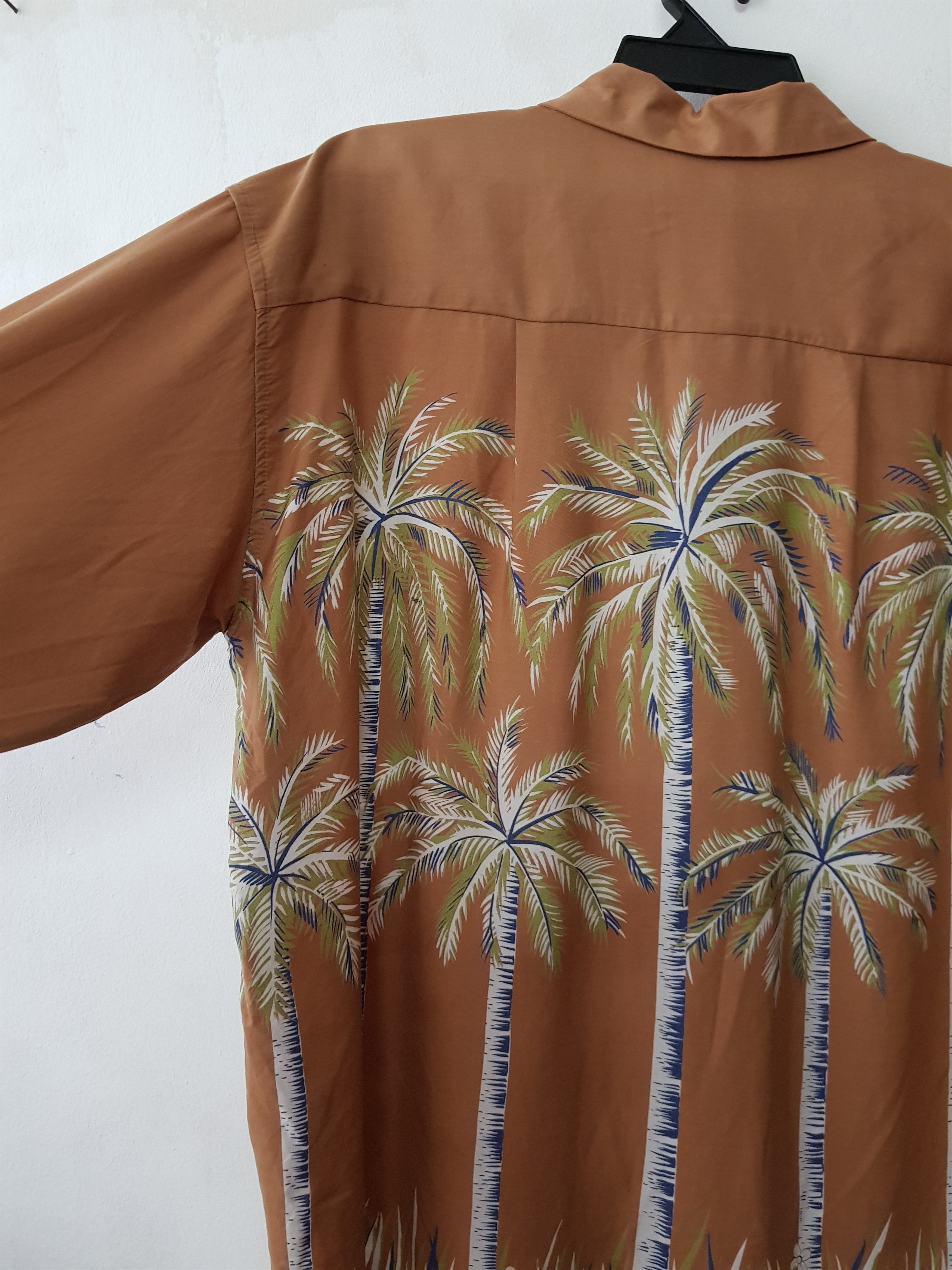 Vintage RARE. 100 % RAYON , BROWN COCONUT TREES HAWAIIAN SHIRT Size US M / EU 48-50 / 2 - 5 Thumbnail