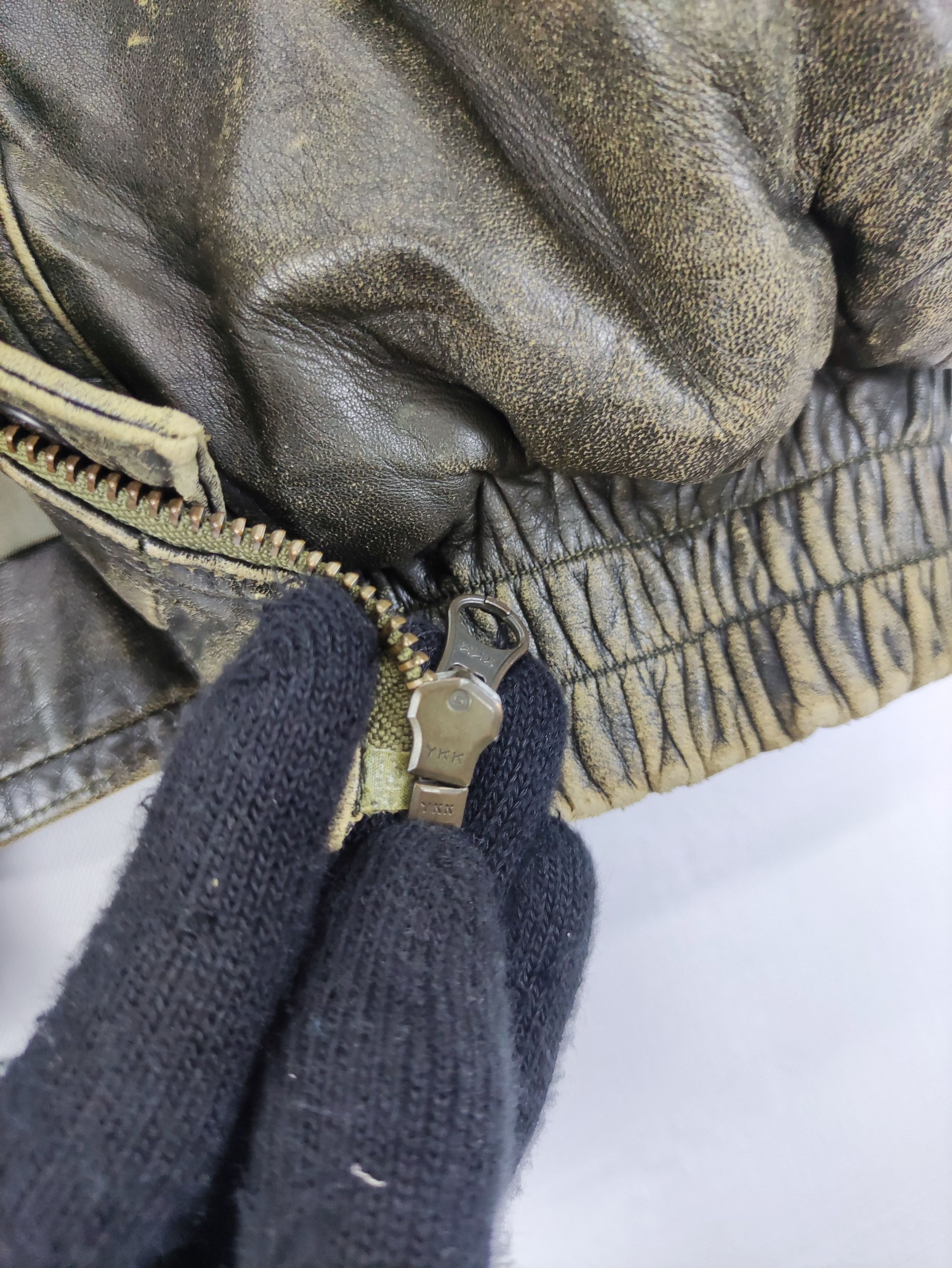 Leather Vintage Takagi Fur Leather Jacket Zipper Size US L / EU 52-54 / 3 - 8 Thumbnail