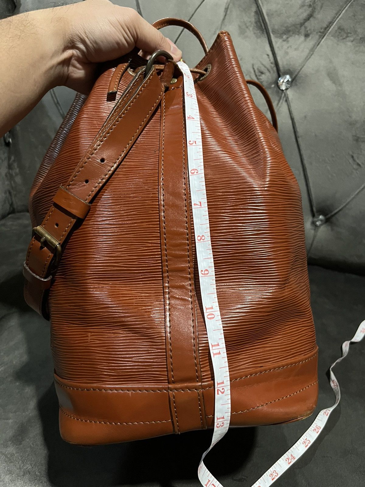 Louis Vuitton LOUIS VUITTON Noe Large Brown Kenyan Fawn Epi Leather Size ONE SIZE - 24 Thumbnail