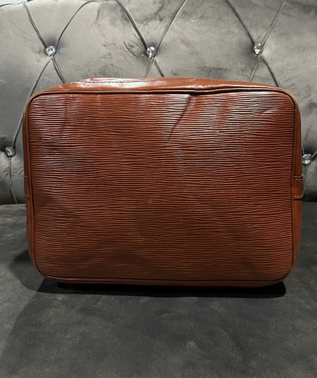 Louis Vuitton LOUIS VUITTON Noe Large Brown Kenyan Fawn Epi Leather Size ONE SIZE - 8 Thumbnail