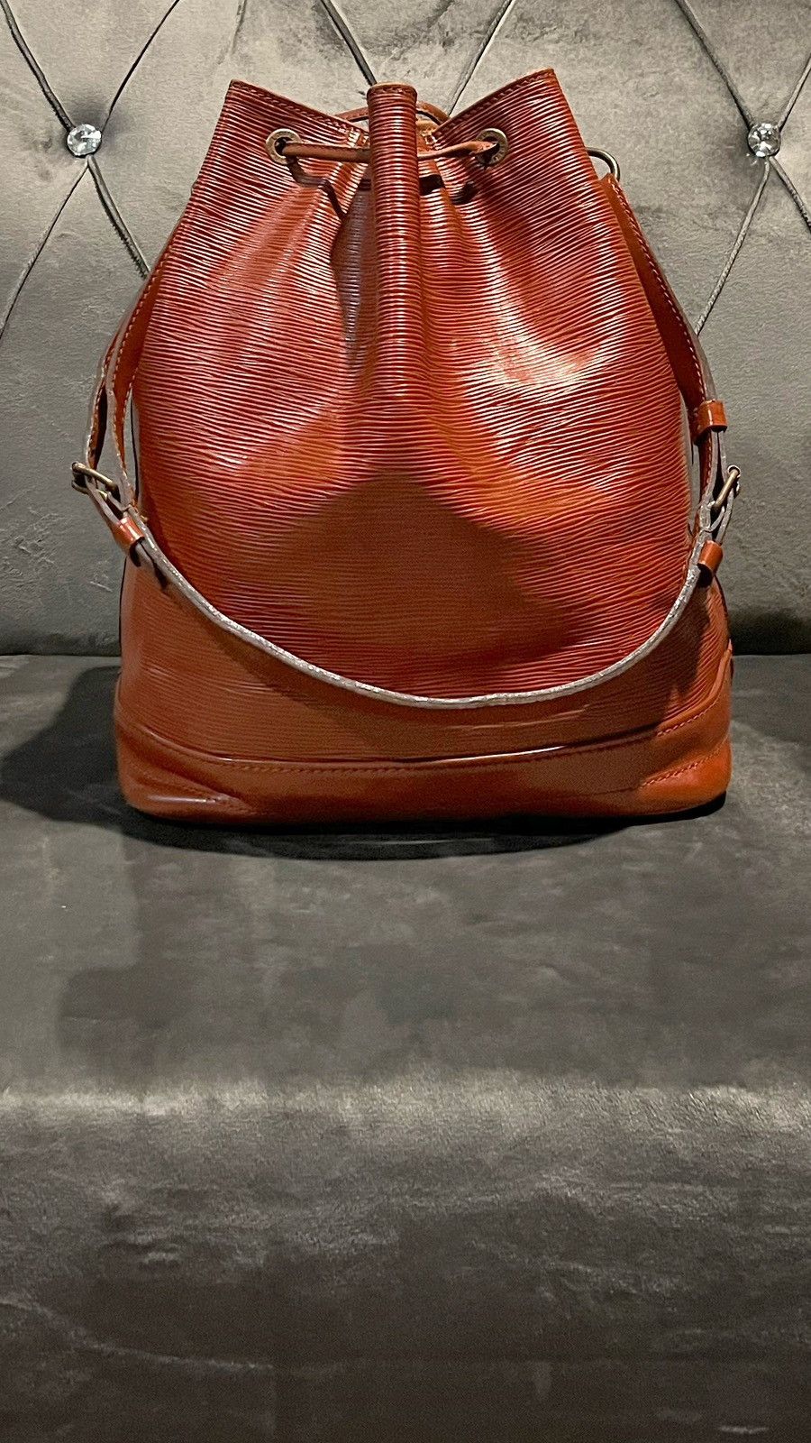Louis Vuitton LOUIS VUITTON Noe Large Brown Kenyan Fawn Epi Leather Size ONE SIZE - 1 Thumbnail