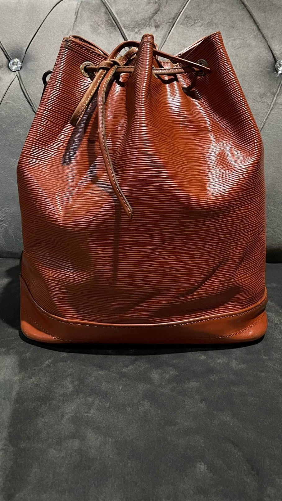Louis Vuitton LOUIS VUITTON Noe Large Brown Kenyan Fawn Epi Leather Size ONE SIZE - 4 Thumbnail