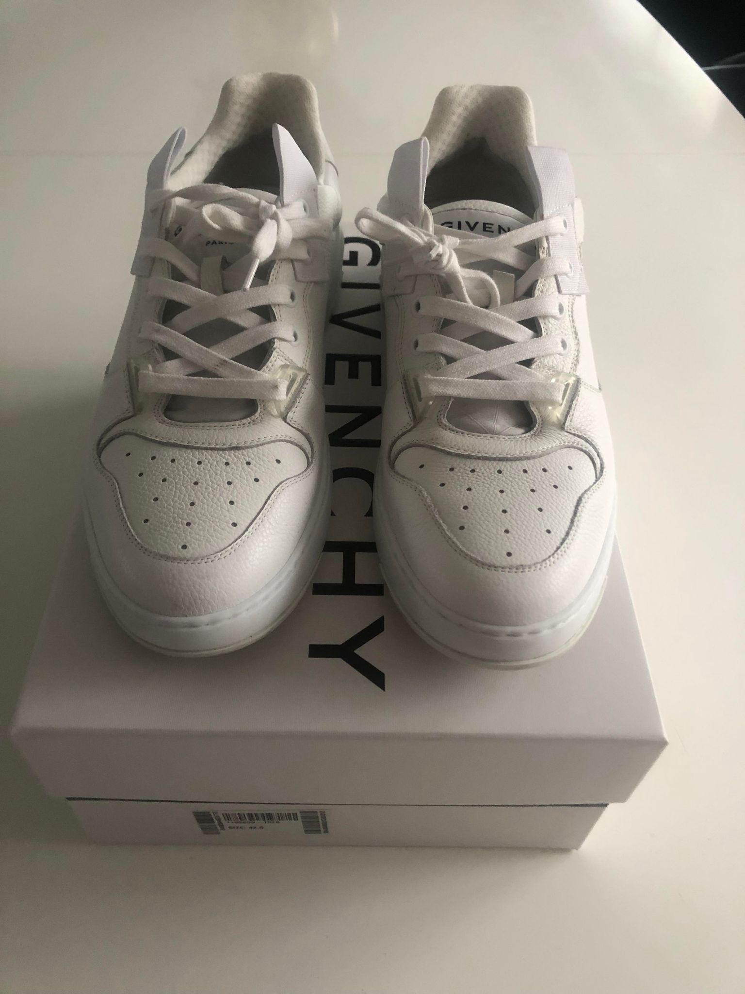 Givenchy Wing sneaks low Size US 9.5 / EU 42-43 - 2 Thumbnail