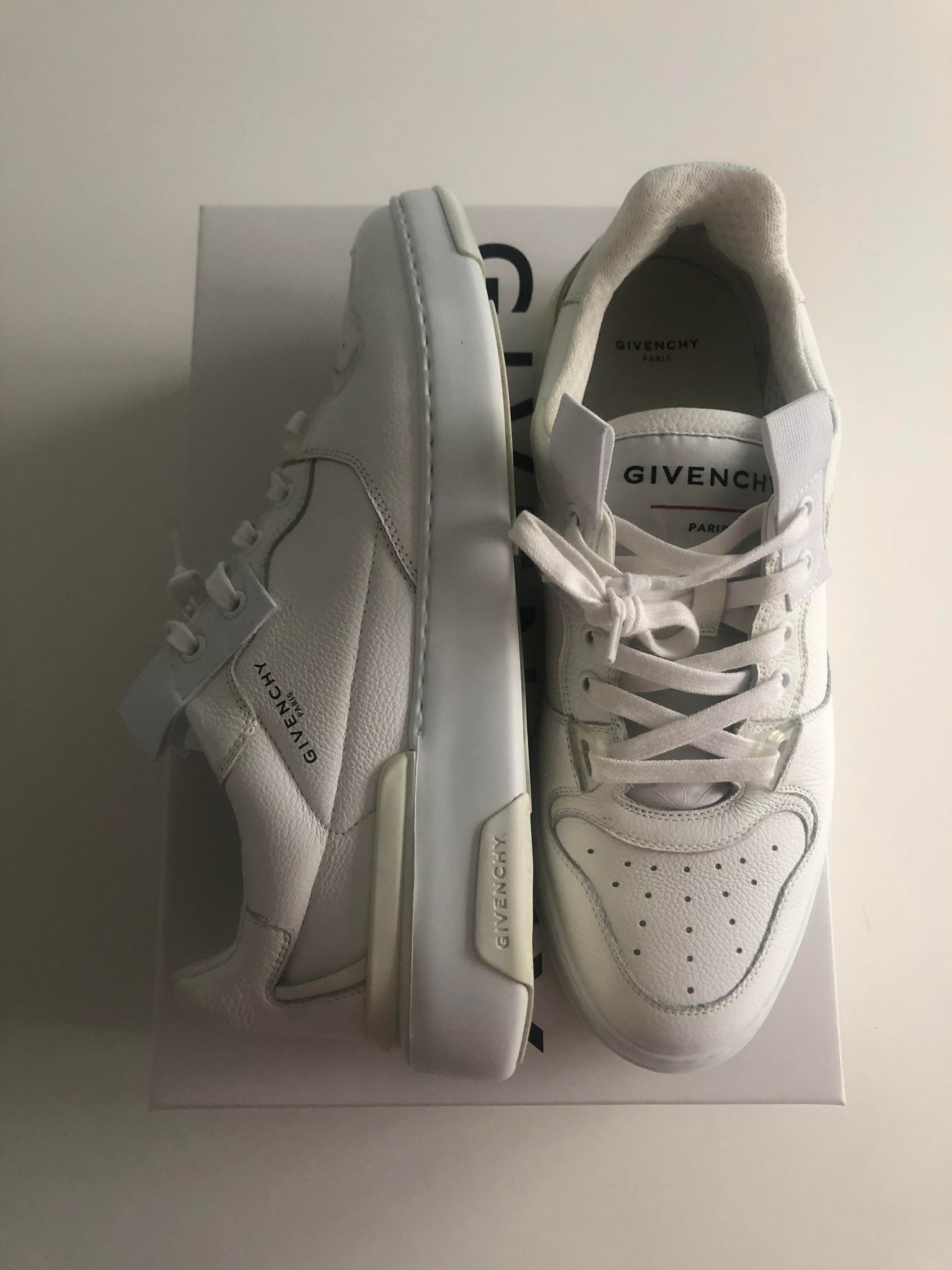 Givenchy Wing sneaks low Size US 9.5 / EU 42-43 - 1 Thumbnail