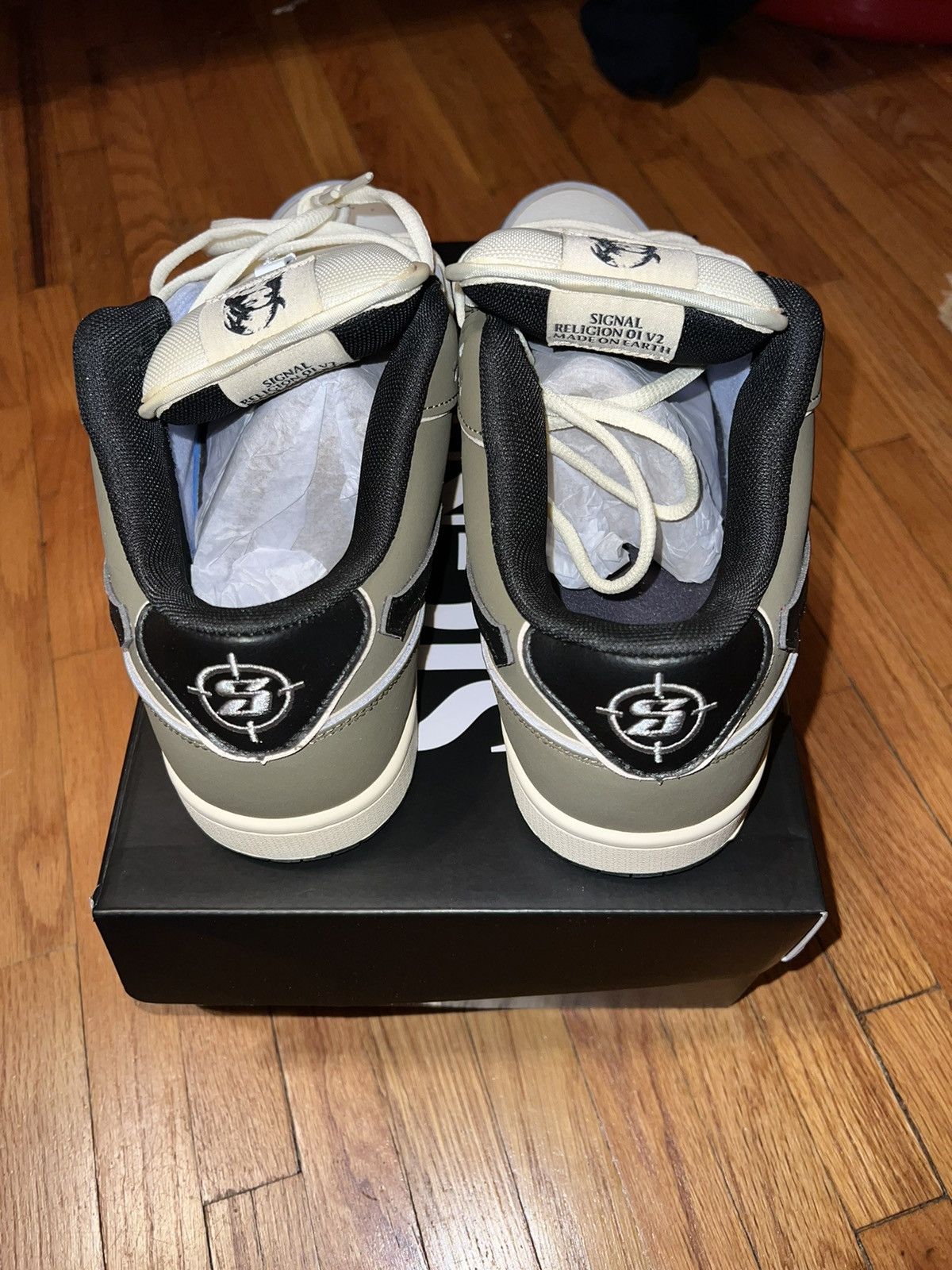Other Signal Crash Religion 01 V2 Size US 10.5 / EU 43-44 - 5 Thumbnail
