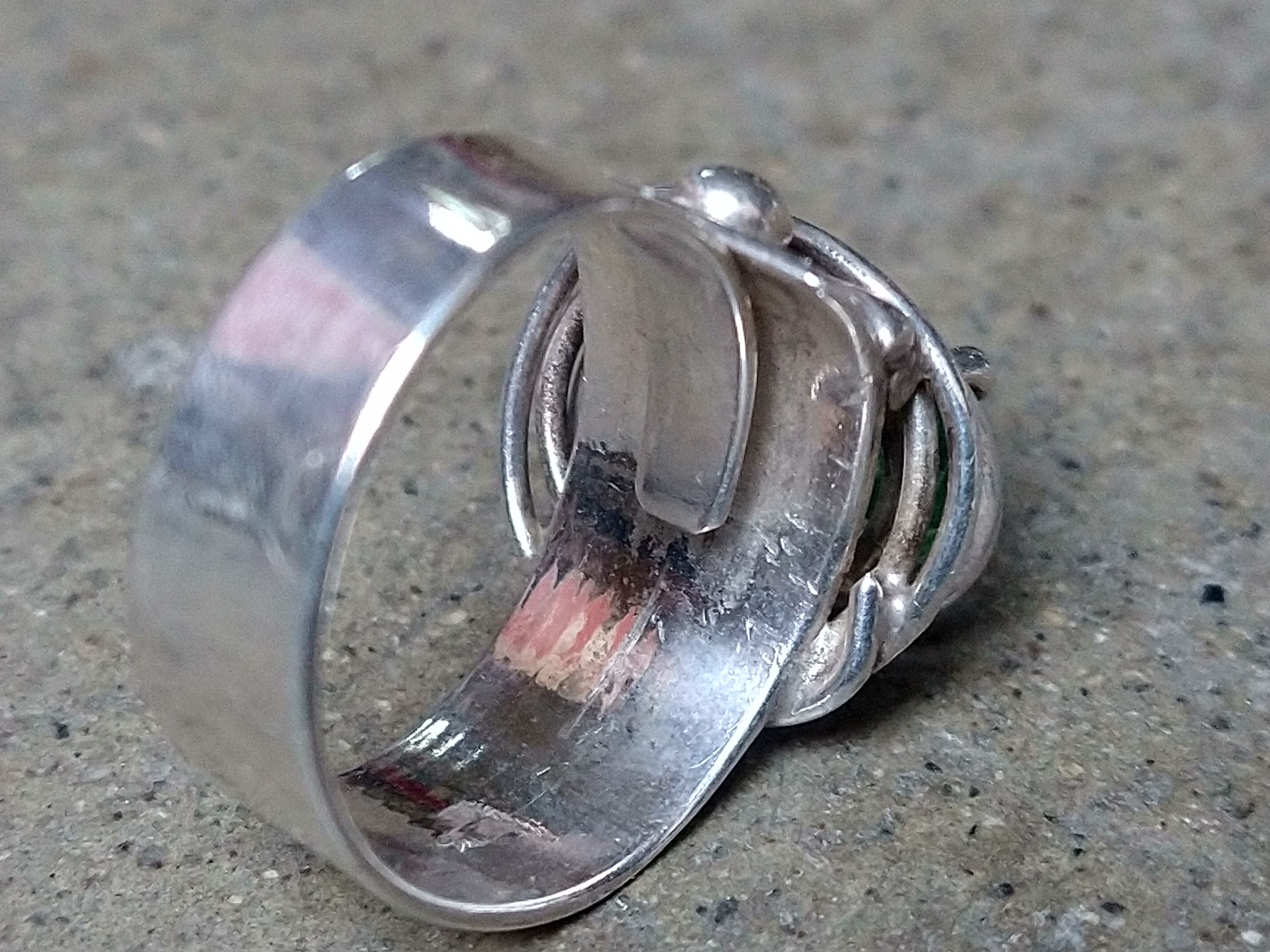 Jewelry × Sterling Silver Sterling Silver Ring Size 8 Green Glass Modern Steampunk Size ONE SIZE - 11 Thumbnail