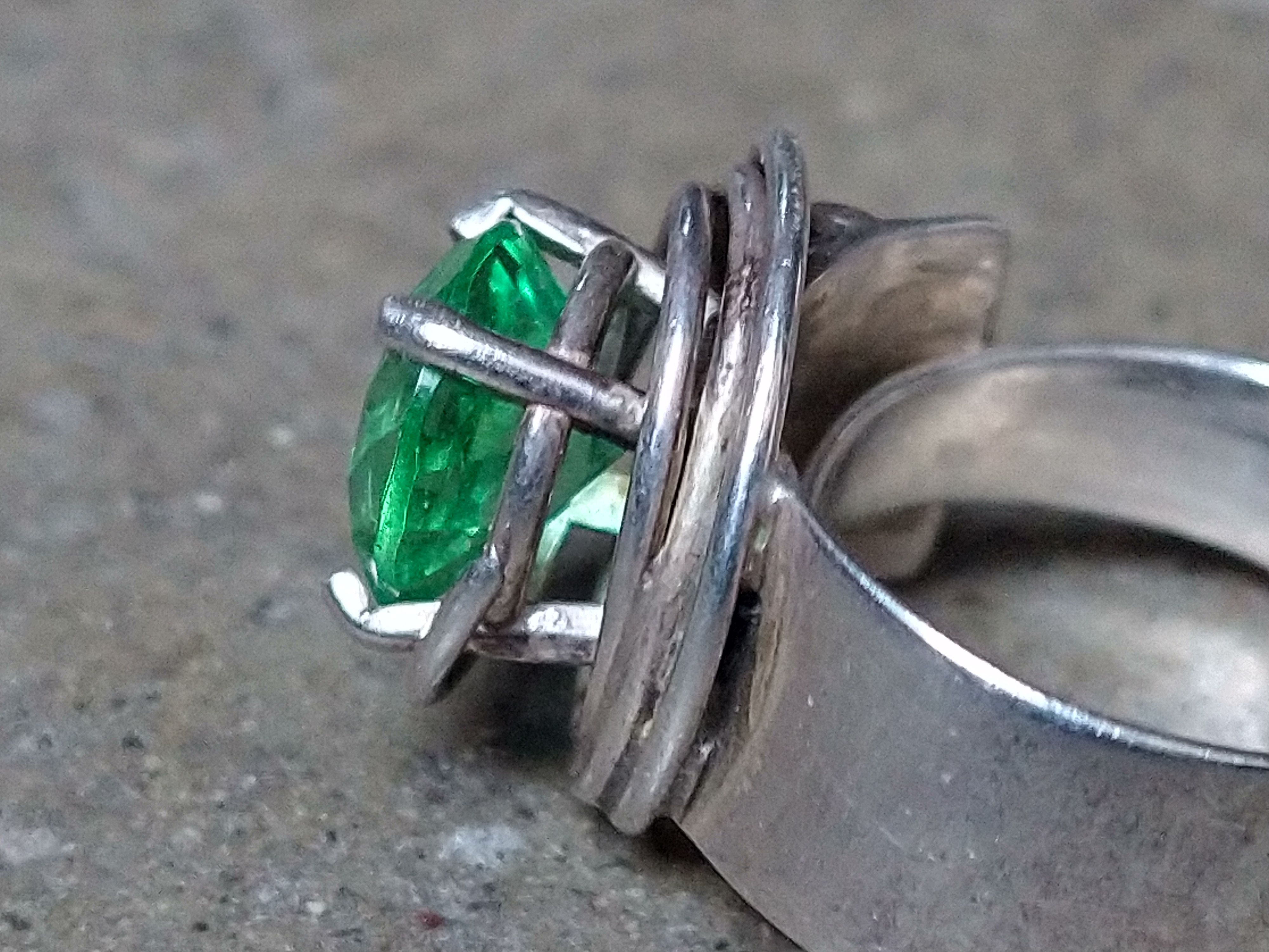 Jewelry × Sterling Silver Sterling Silver Ring Size 8 Green Glass Modern Steampunk Size ONE SIZE - 6 Thumbnail