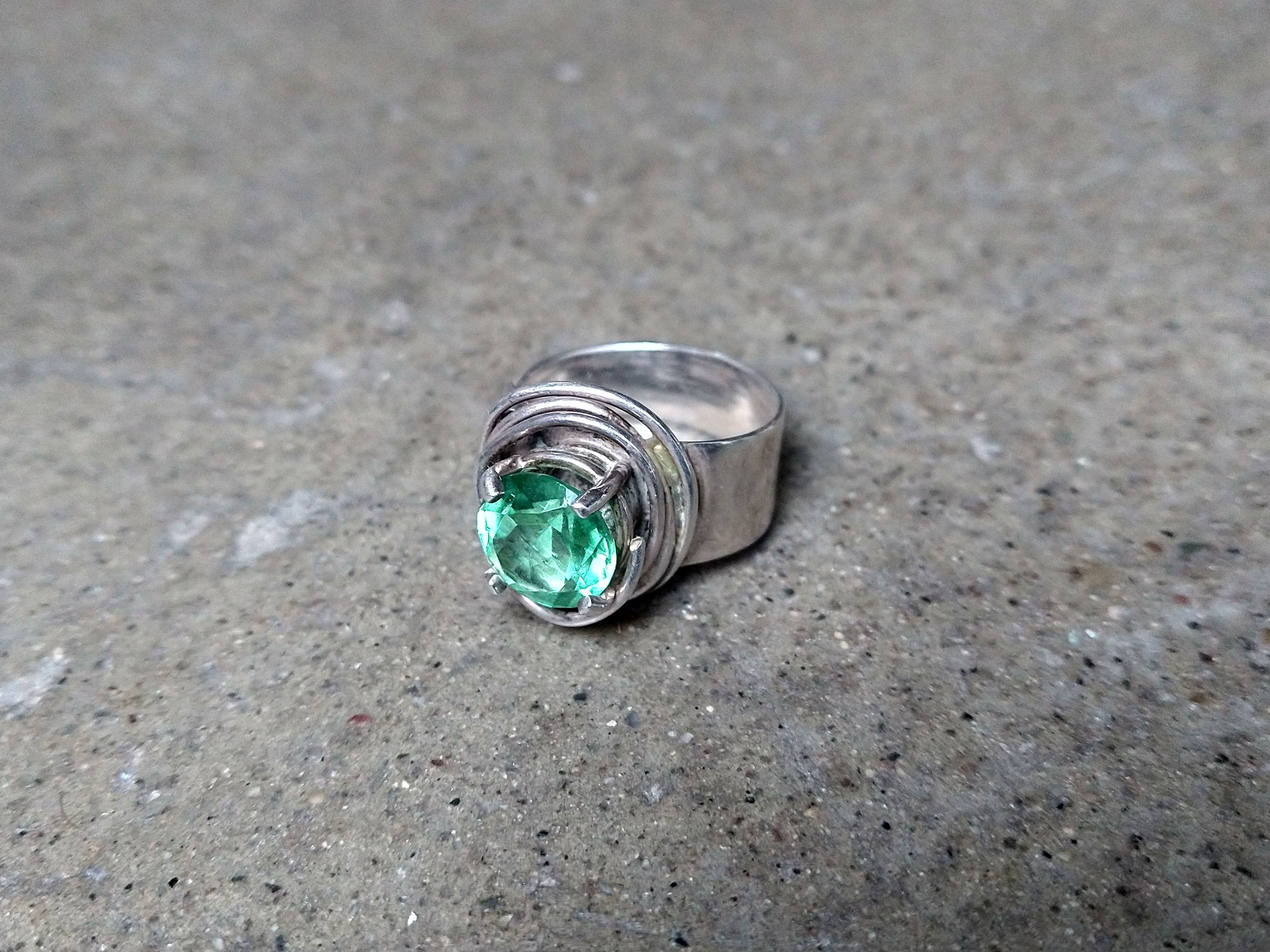 Jewelry × Sterling Silver Sterling Silver Ring Size 8 Green Glass Modern Steampunk Size ONE SIZE - 2 Thumbnail