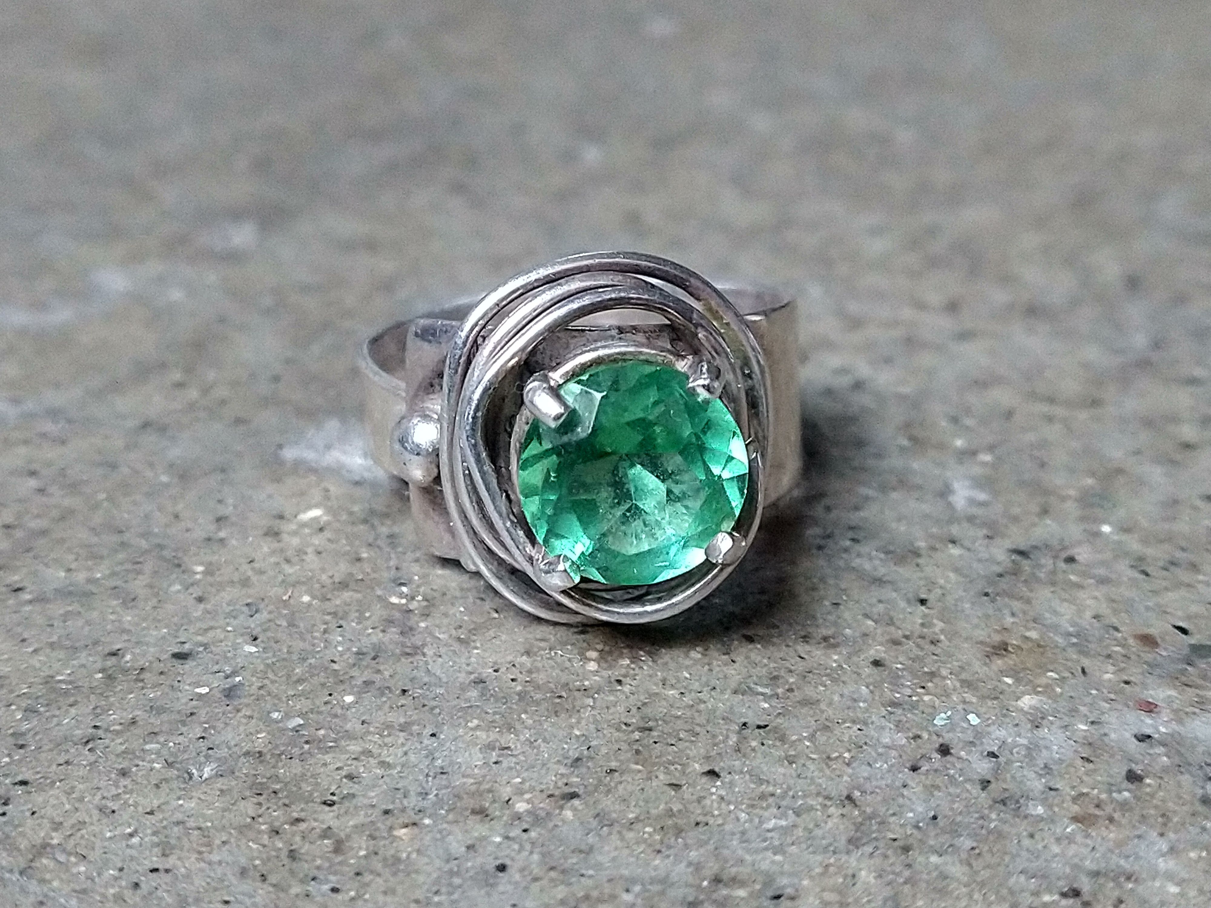 Jewelry × Sterling Silver Sterling Silver Ring Size 8 Green Glass Modern Steampunk Size ONE SIZE - 3 Thumbnail