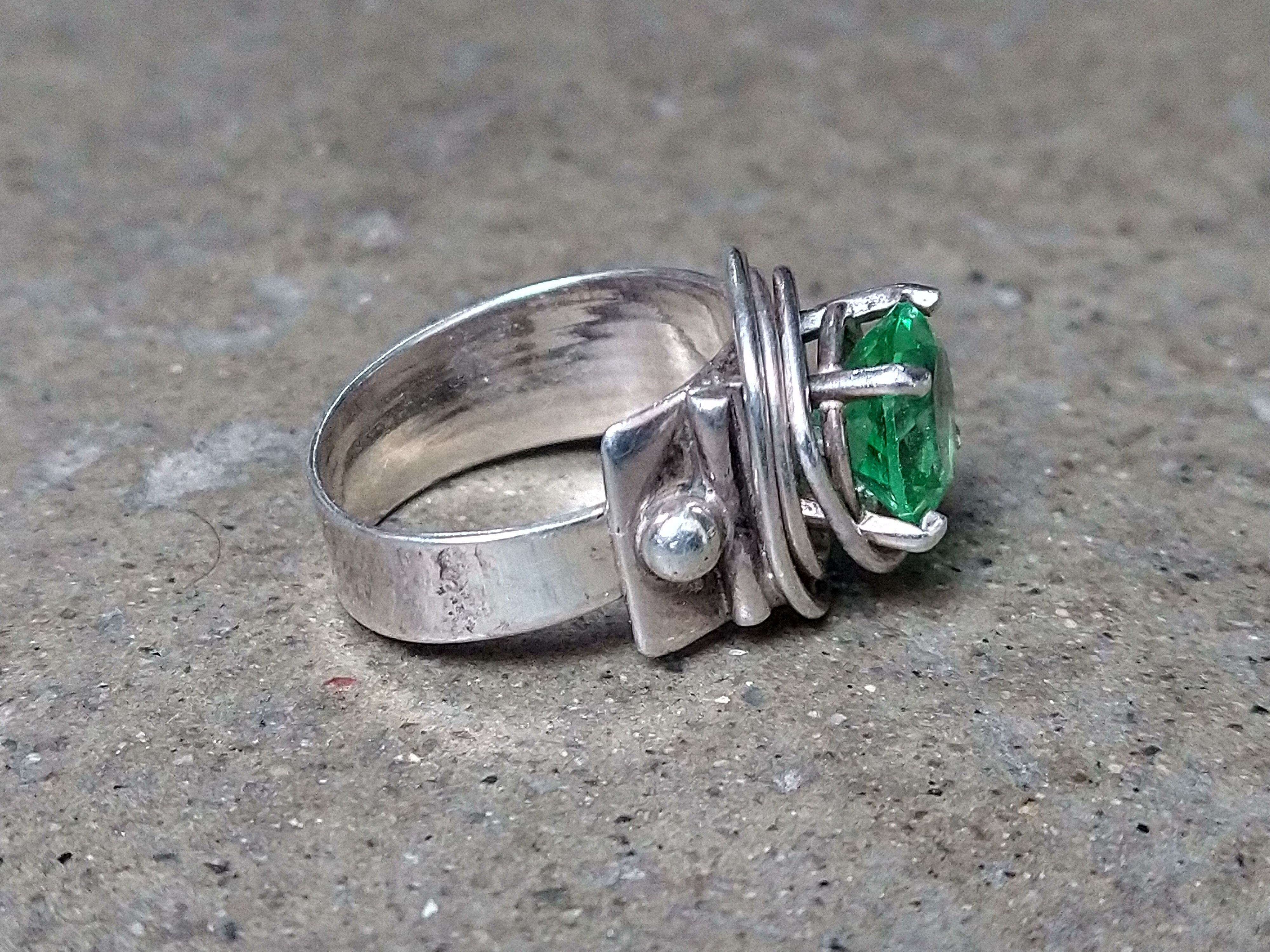 Jewelry × Sterling Silver Sterling Silver Ring Size 8 Green Glass Modern Steampunk Size ONE SIZE - 4 Thumbnail