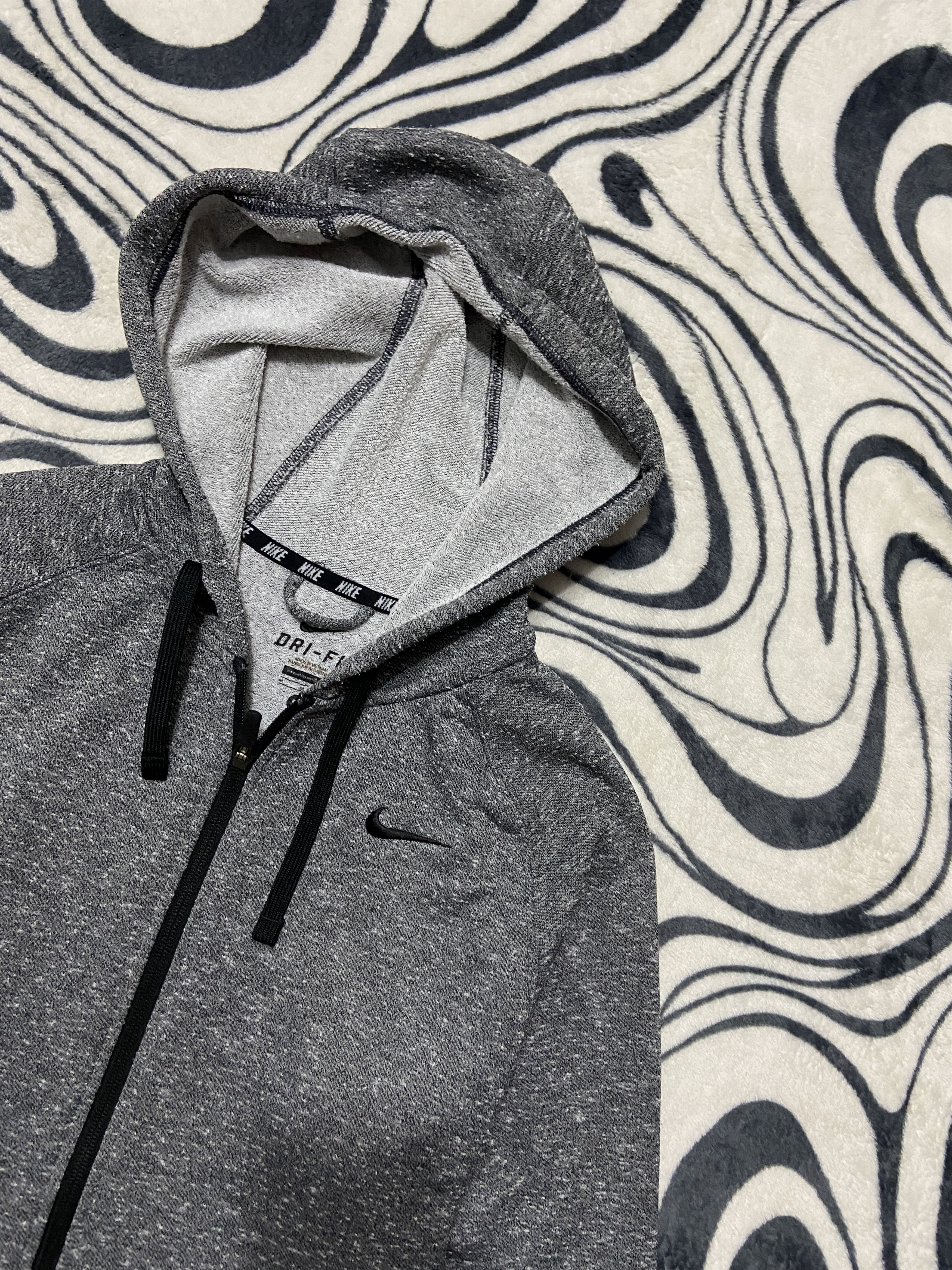 Nike Vintage Nike Mens Hoodie Swoosh Dri Fit Size US M / EU 48-50 / 2 - 2 Thumbnail