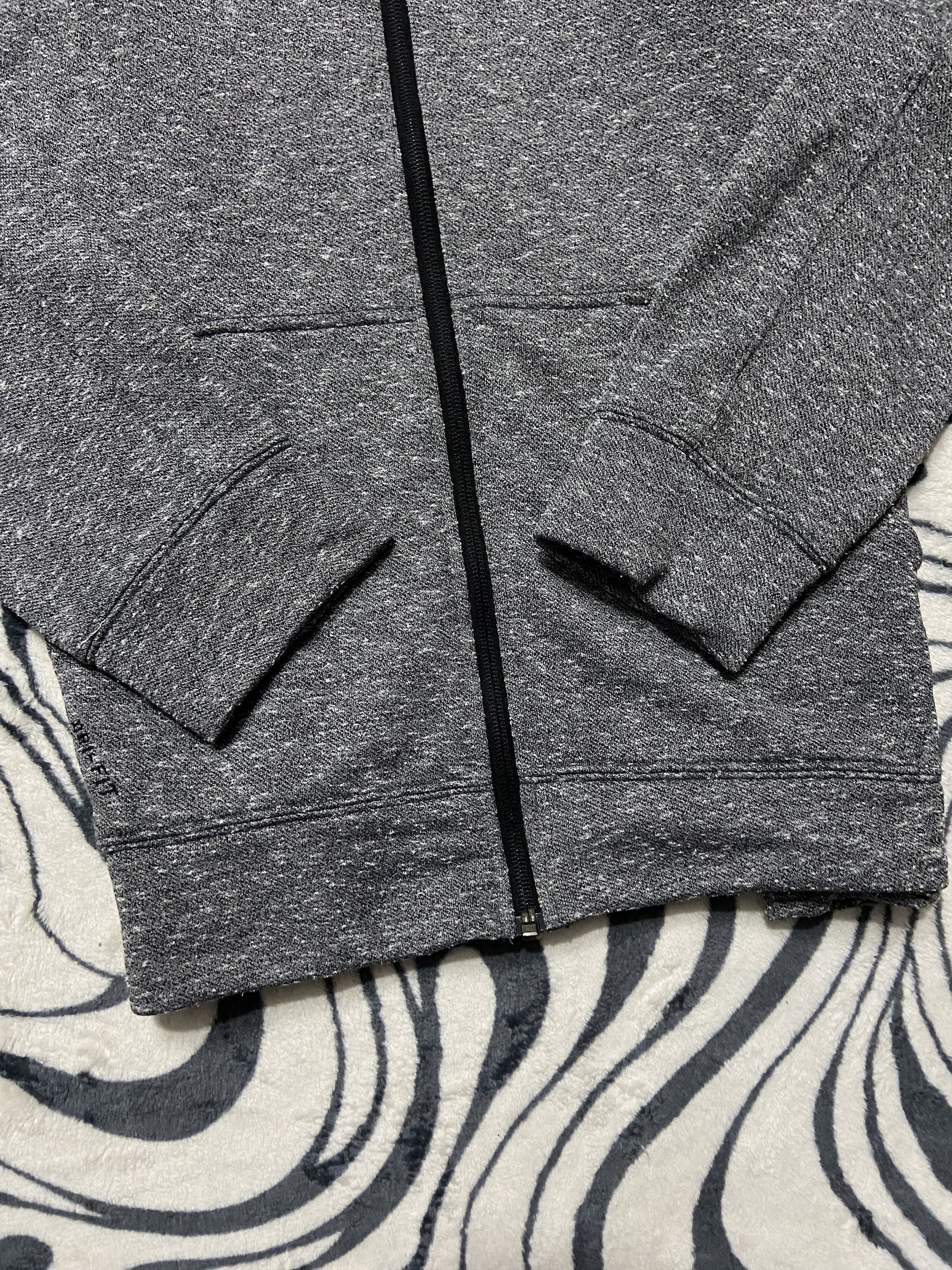 Nike Vintage Nike Mens Hoodie Swoosh Dri Fit Size US M / EU 48-50 / 2 - 3 Thumbnail