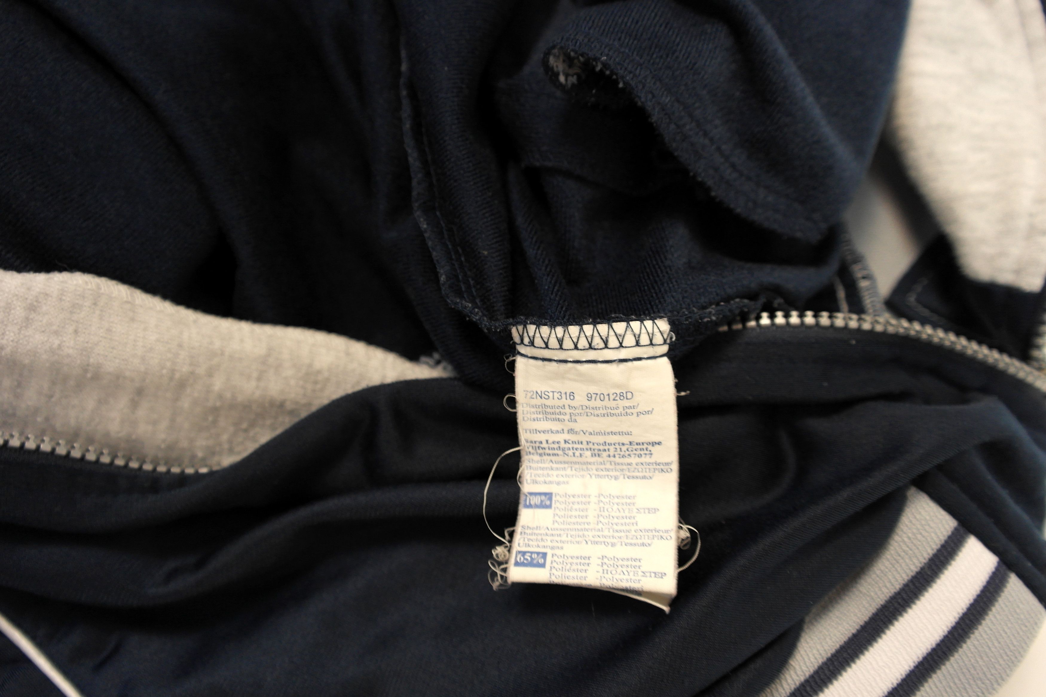 Champion × Vintage VINTAGE Champion Big Logo Size US M / EU 48-50 / 2 - 8 Thumbnail