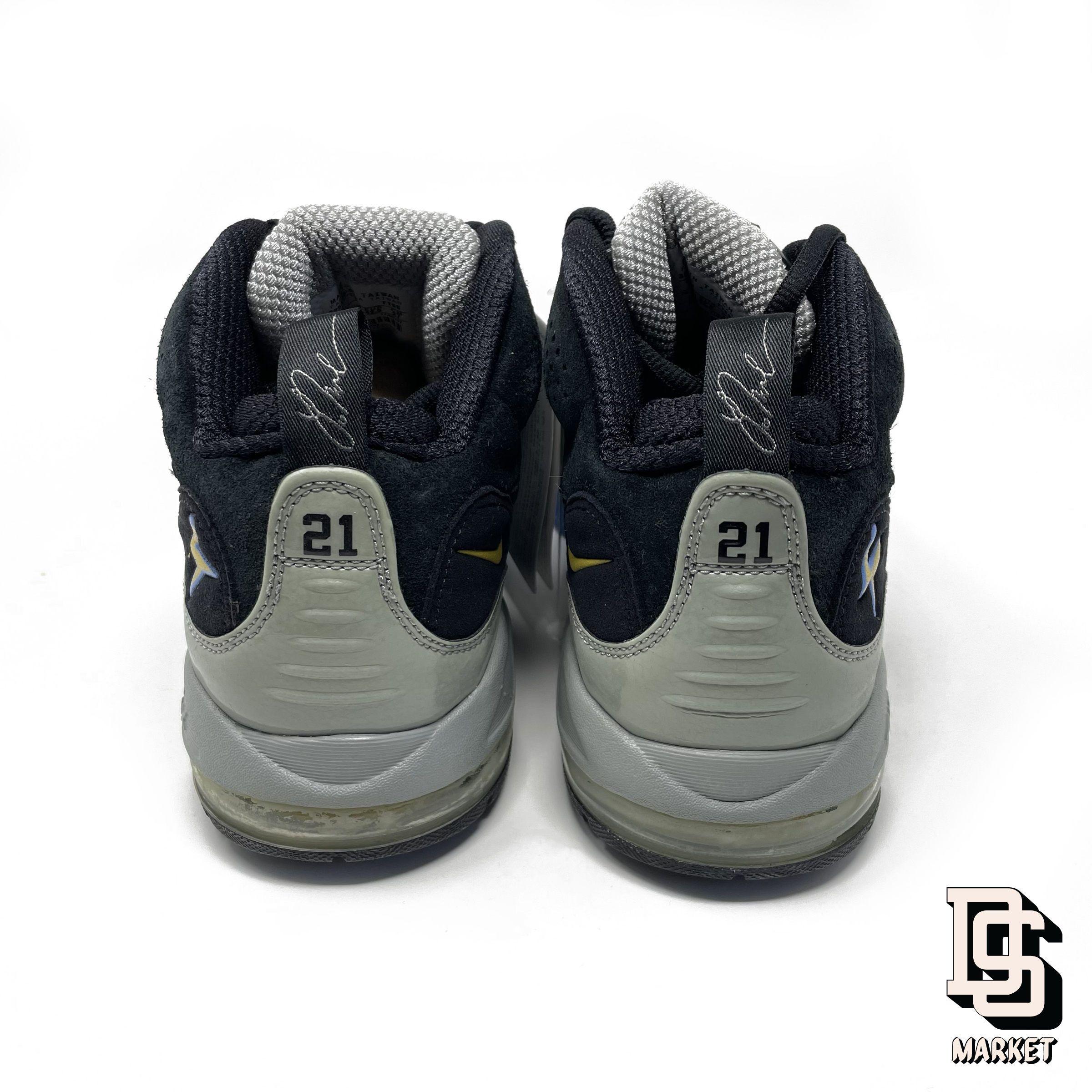 Nike NIKE AIR MAX LT21 LADAINIAN TOMLINSON SAN DIEGO LA CHARGERS Size US 9 / EU 42 - 4 Thumbnail