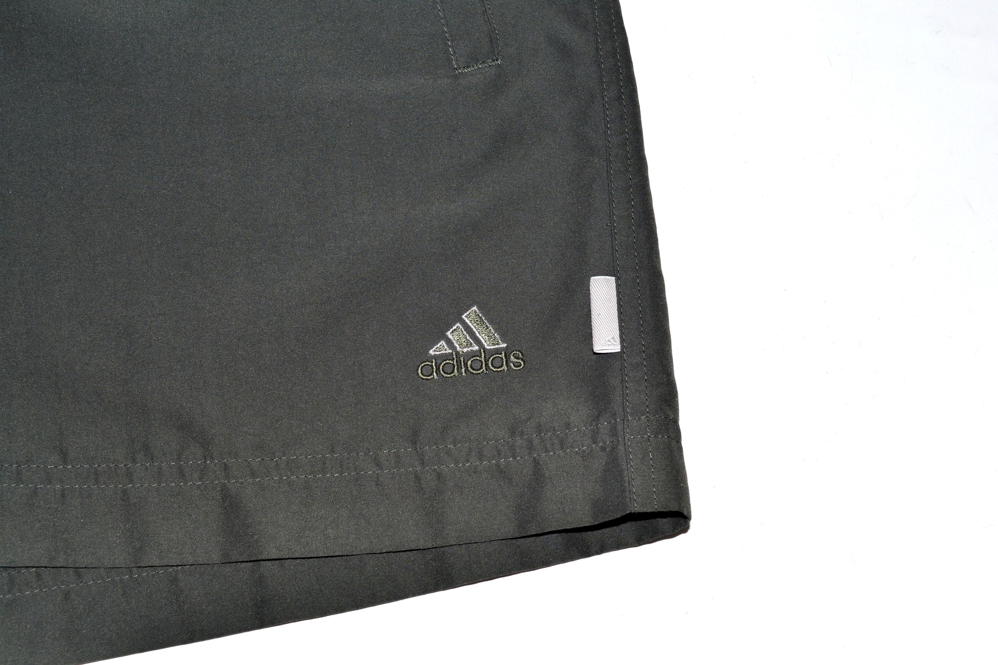 Adidas × Vintage Vintage Adidas Shorts Size US 30 / EU 46 - 2 Thumbnail