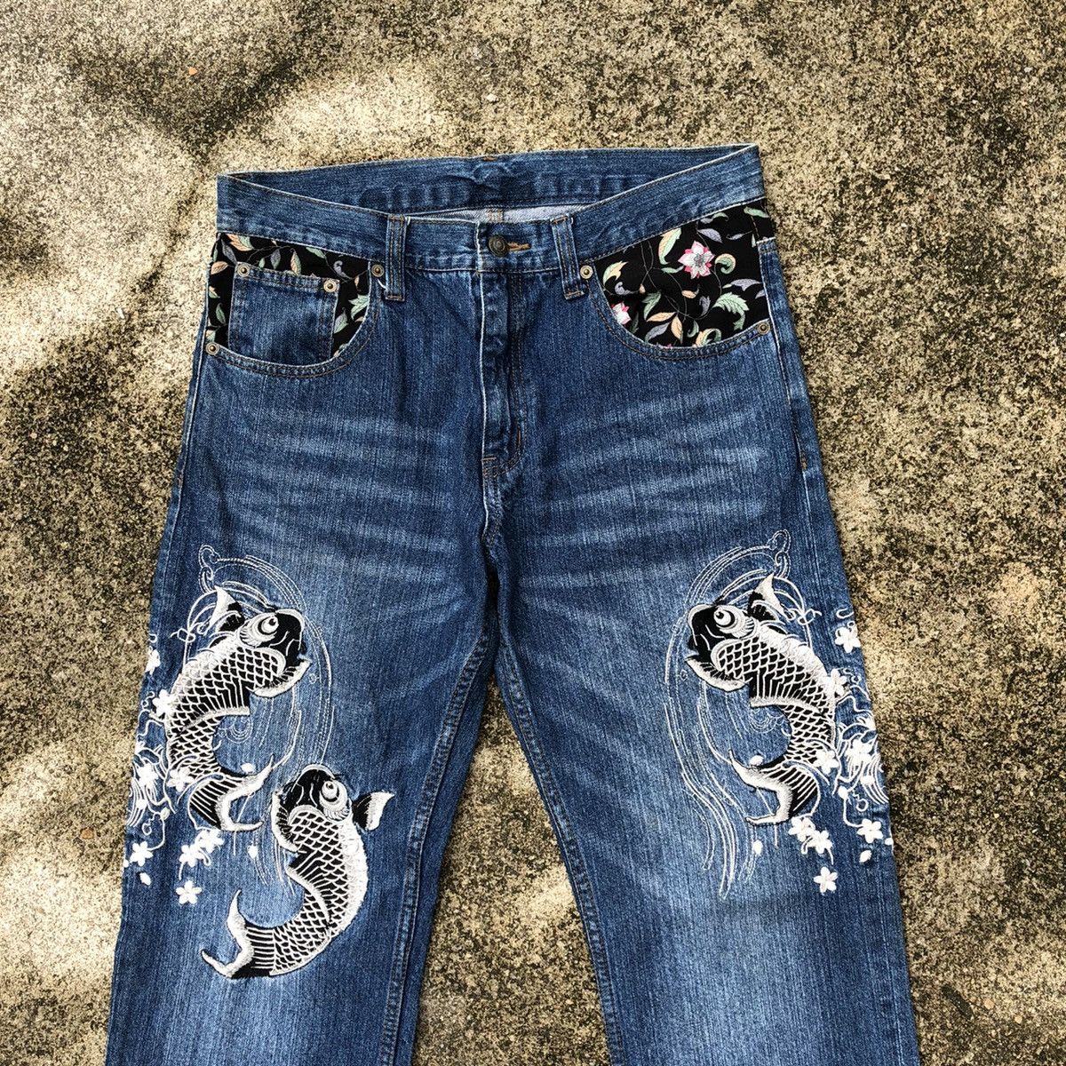 Japanese Brand × Vintage 🔥Sick🔥🇯🇵Unbrand Motive Embroidery Koi Sukajan Styles Jeans Size US 32 / EU 48 - 2 Thumbnail