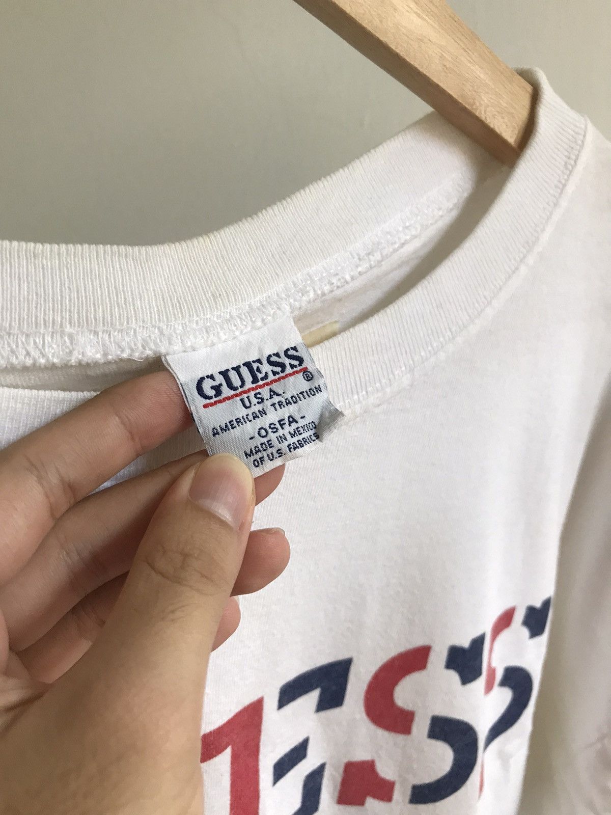 Guess × Vintage Vintage Oversize Guess Tee Shirt Size US L / EU 52-54 / 3 - 3 Thumbnail