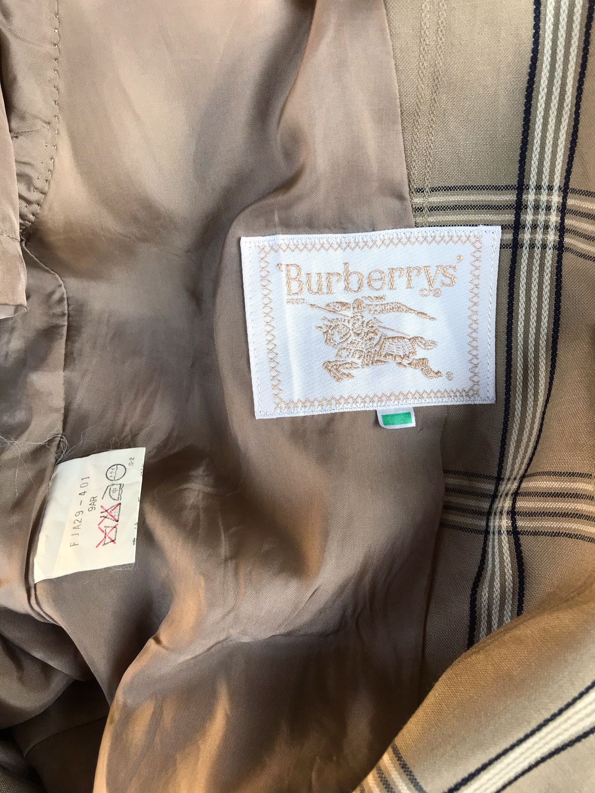 Burberry 🔥Burberry Rare V Neck Relaxing Jacket Size S / US 4 / IT 40 - 4 Thumbnail