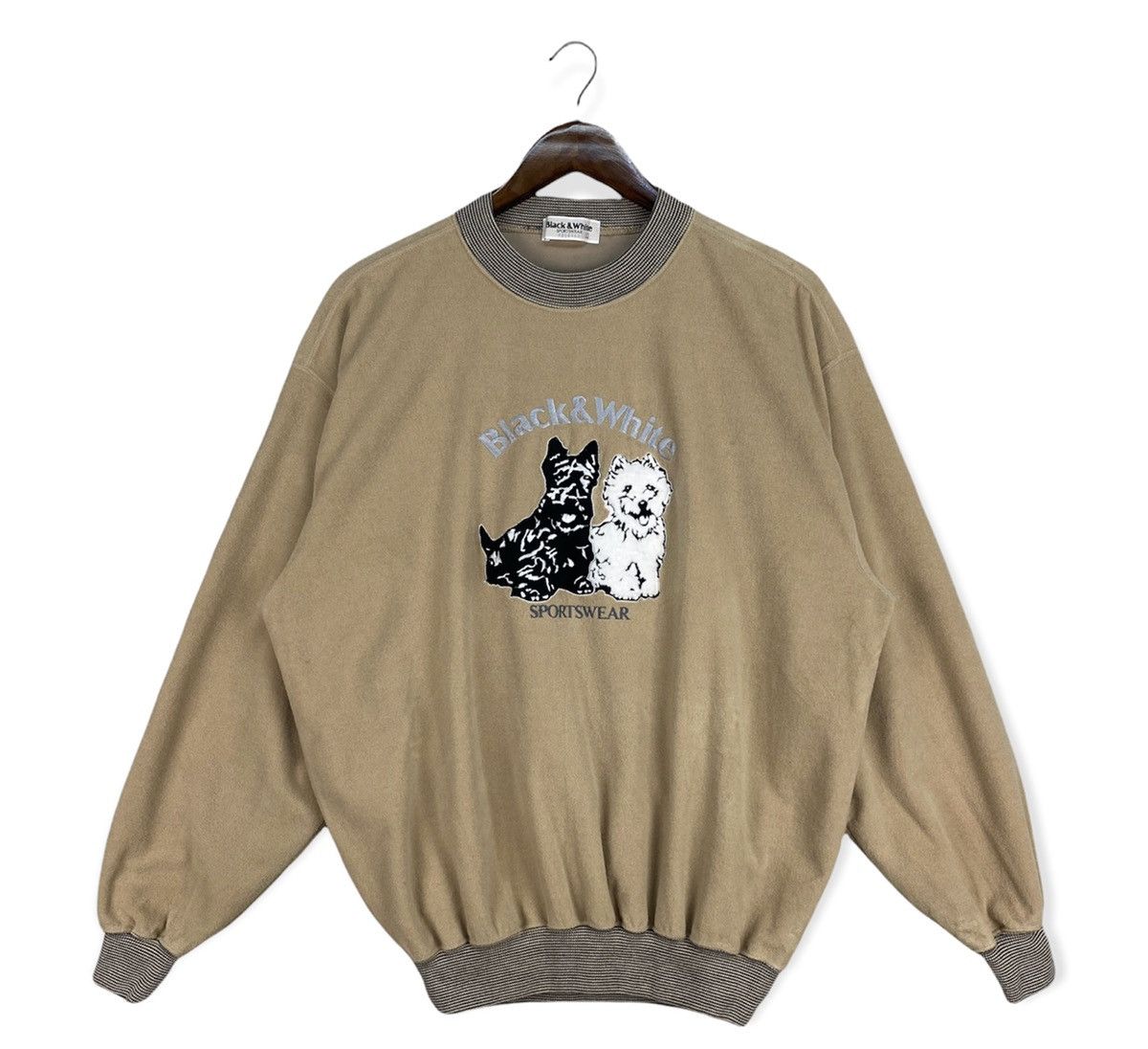Japanese Brand Vintage Black&White Sportwear Sweatshirt Size US L / EU 52-54 / 3 - 1 Thumbnail