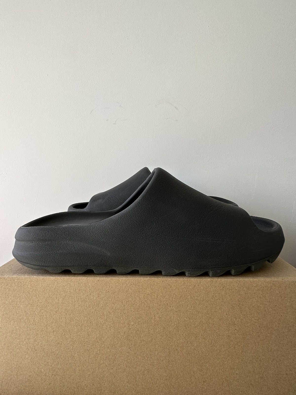 Adidas Yeezy Slide ONYX US 10 | Grailed