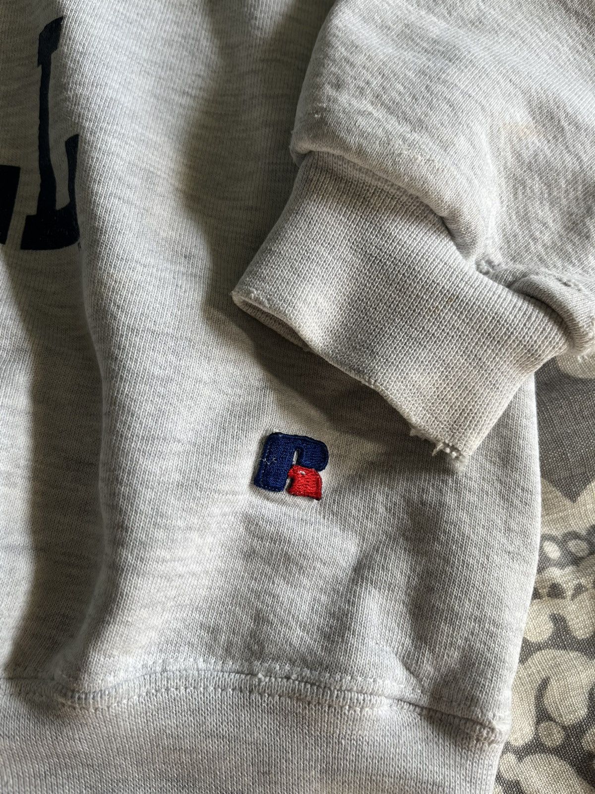 Russell Athletic × Vintage Vintage 90s Russell UVA Basketball Sweatshirt Size US L / EU 52-54 / 3 - 4 Thumbnail
