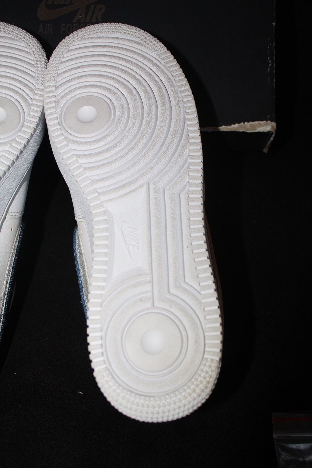 Nike Nike Air Force 1 ‘07 LV8 Removable Swoosh White Vachetta Tan Size US 7.5 / EU 40-41 - 11 Thumbnail