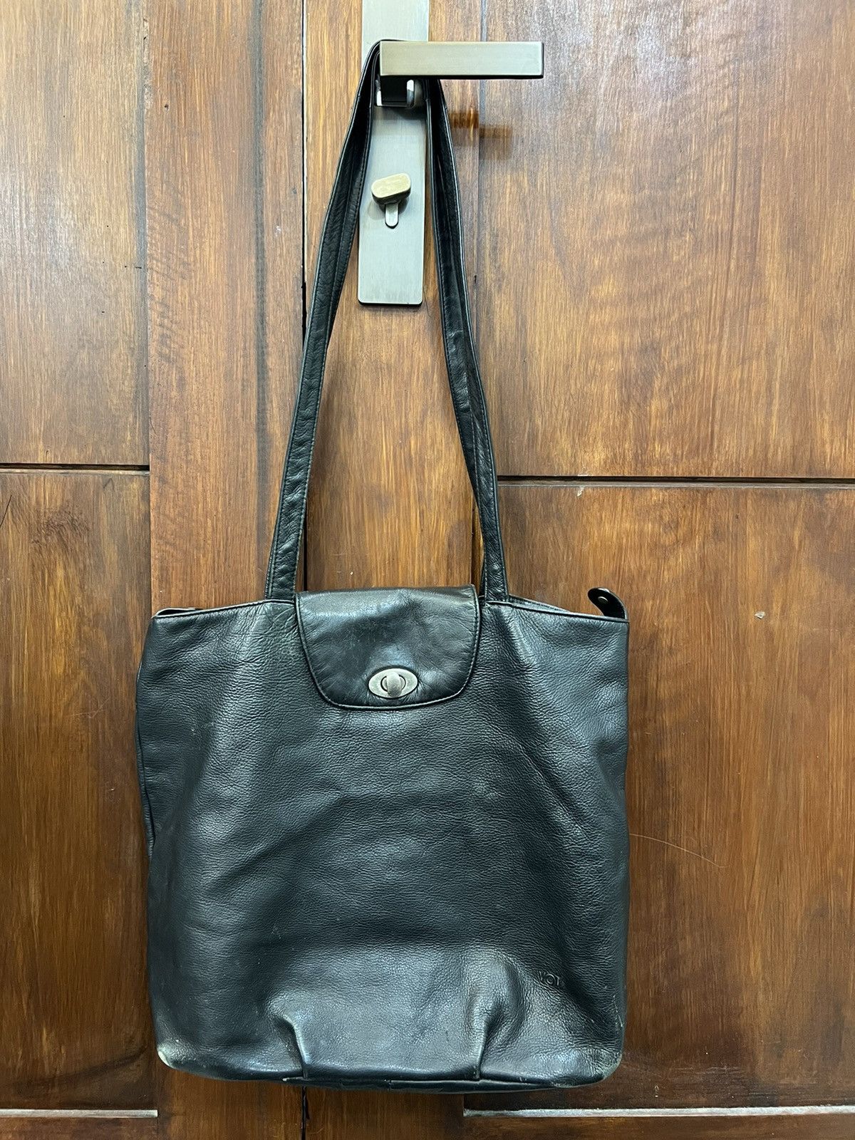 Voi Leather Shoulder Bag - Main Image