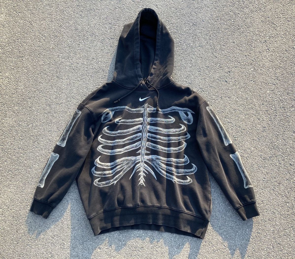 nike skeleton skull ☠️ custom rare vintage sweatshirt swoosh