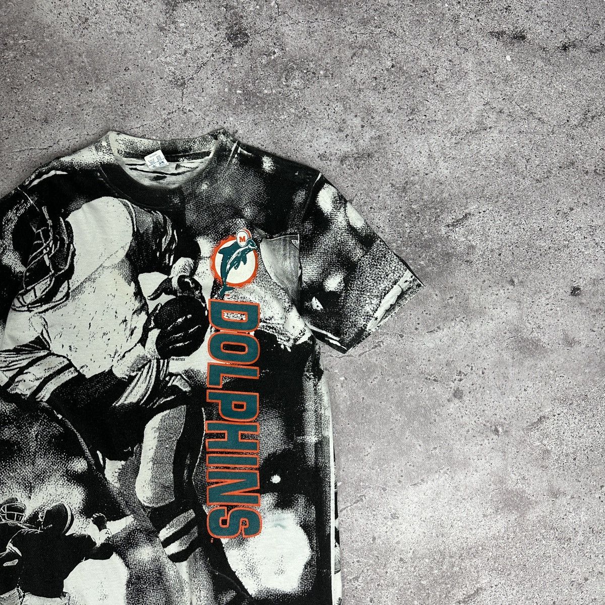NFL Vintage 90s Miami Dolphins NFL AOP tee Artex Football y2k Size US M / EU 48-50 / 2 - 3 Thumbnail