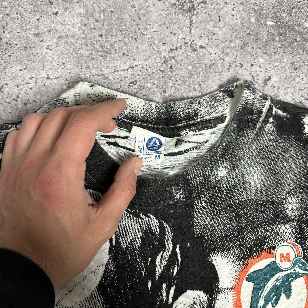 NFL Vintage 90s Miami Dolphins NFL AOP tee Artex Football y2k Size US M / EU 48-50 / 2 - 9 Thumbnail