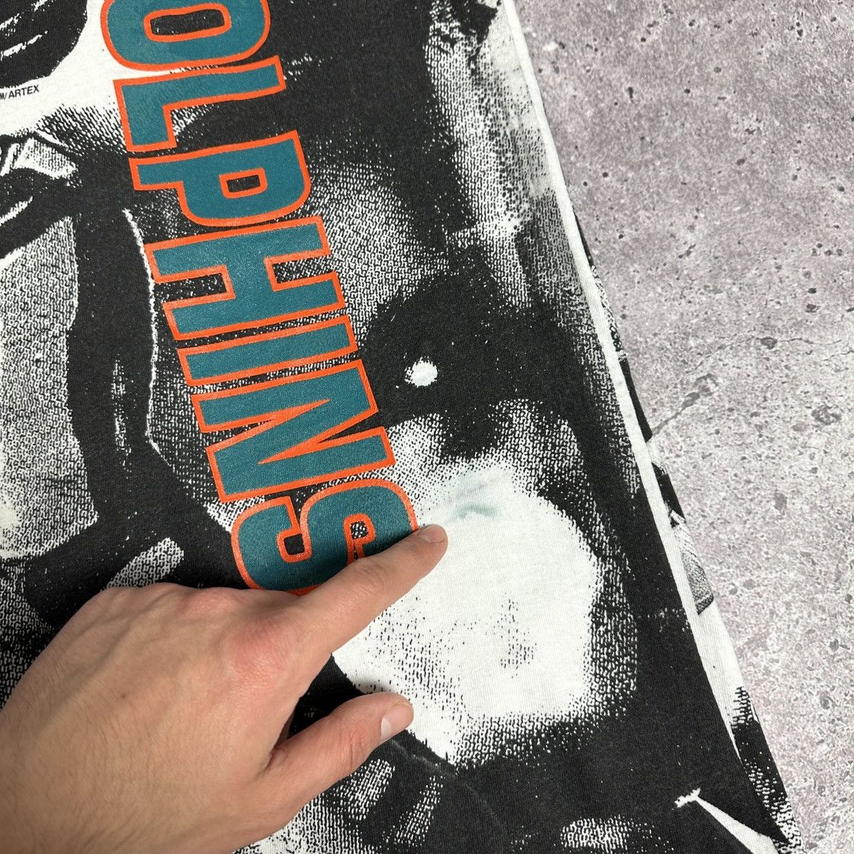 NFL Vintage 90s Miami Dolphins NFL AOP tee Artex Football y2k Size US M / EU 48-50 / 2 - 7 Thumbnail