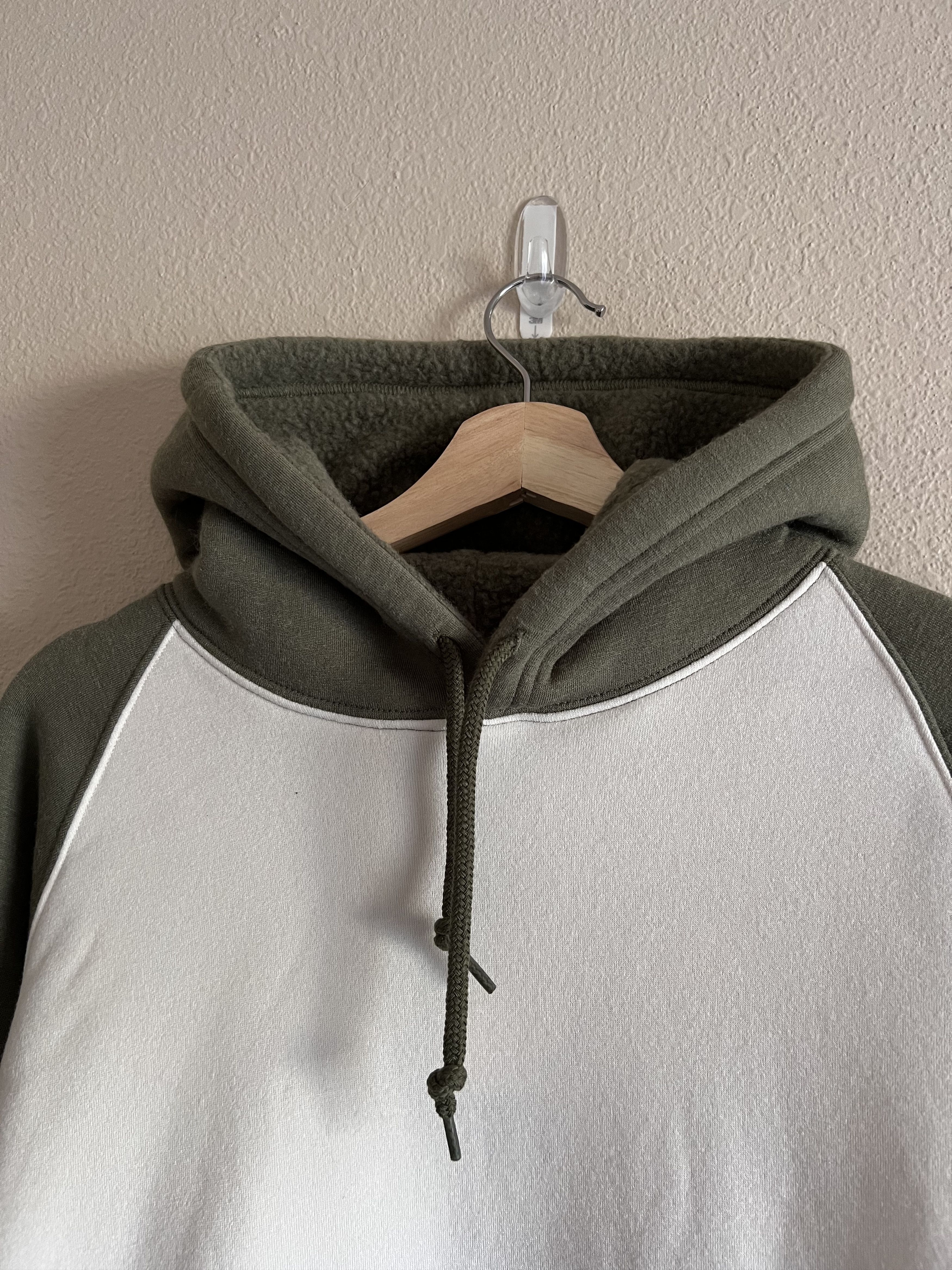 Beams Plus Beams Plus Two Tone Hoodie in White Olive Size US XL / EU 56 / 4 - 2 Thumbnail