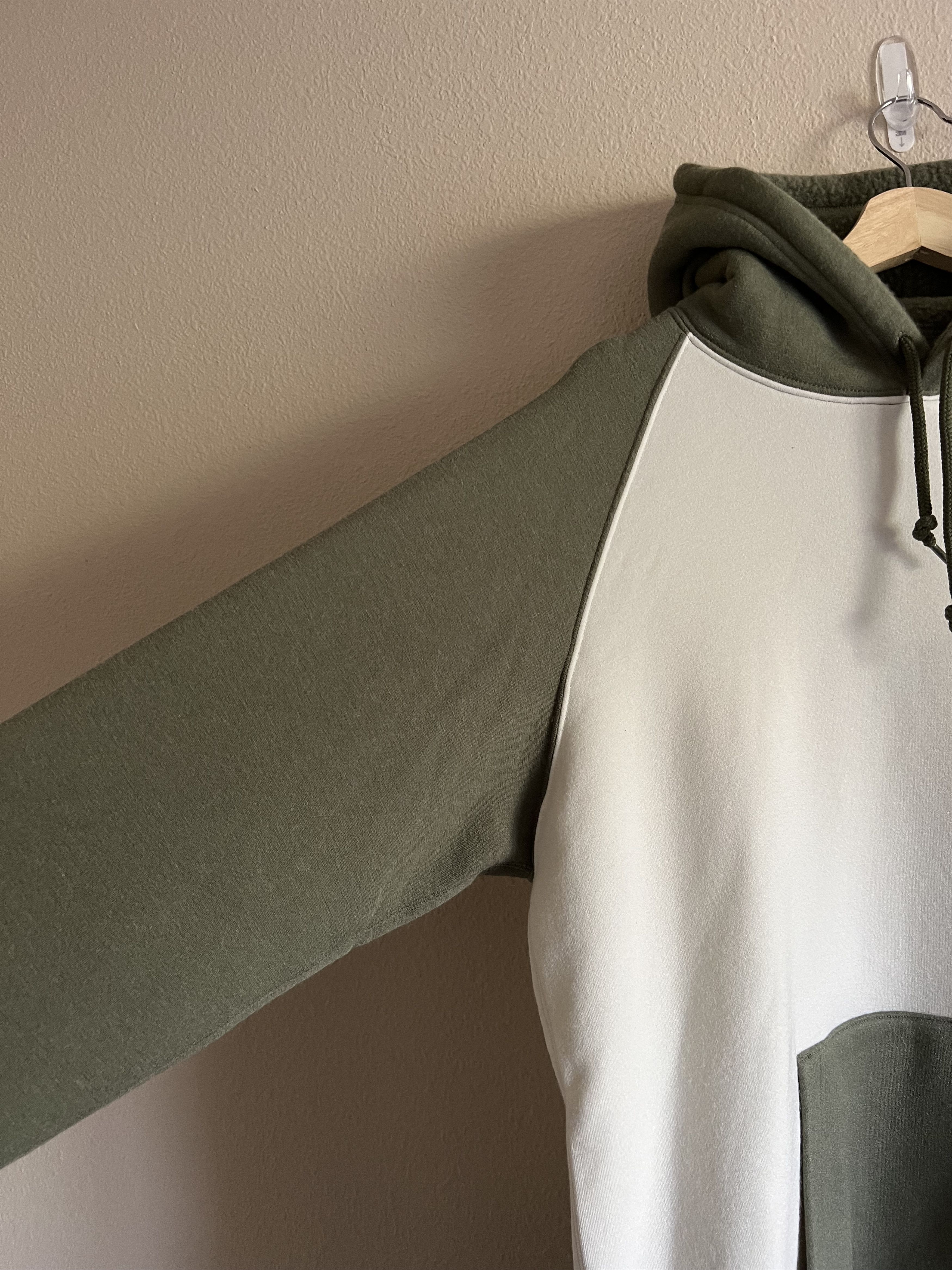 Beams Plus Beams Plus Two Tone Hoodie in White Olive Size US XL / EU 56 / 4 - 4 Thumbnail