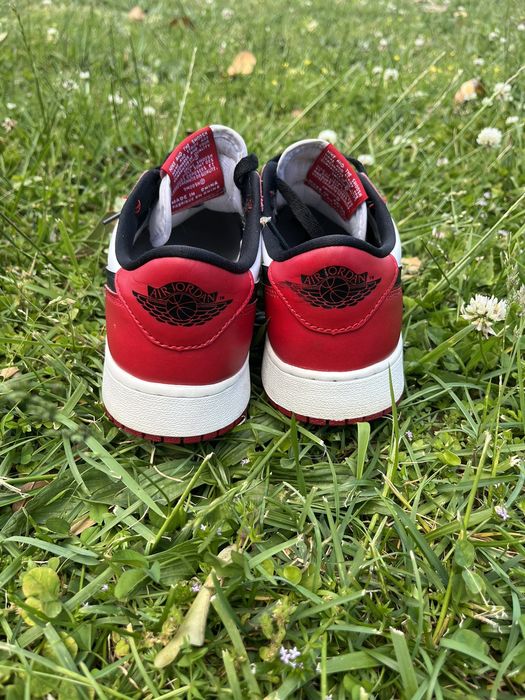 low top jordan 1 chicago