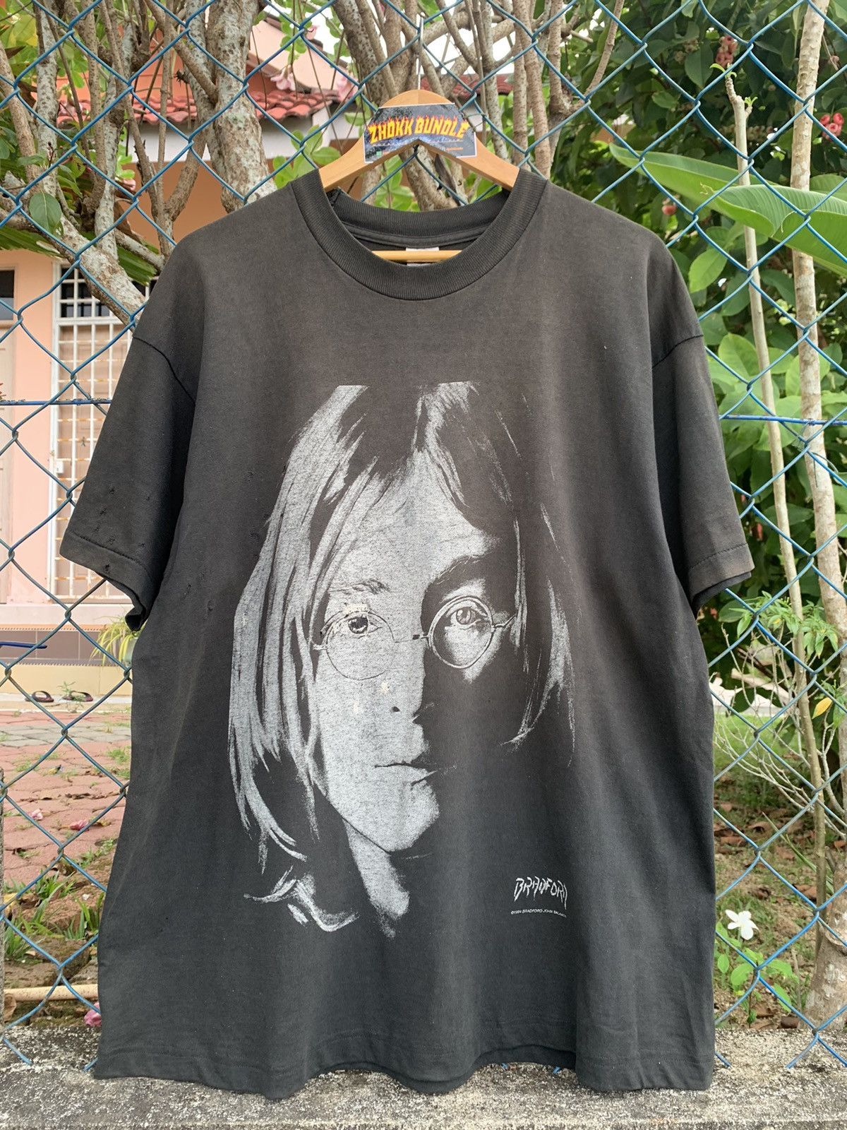 Band Tees Vintage 90s Distressed ‘John Lennon’ Bradford Size US XL / EU 56 / 4 - 3 Thumbnail
