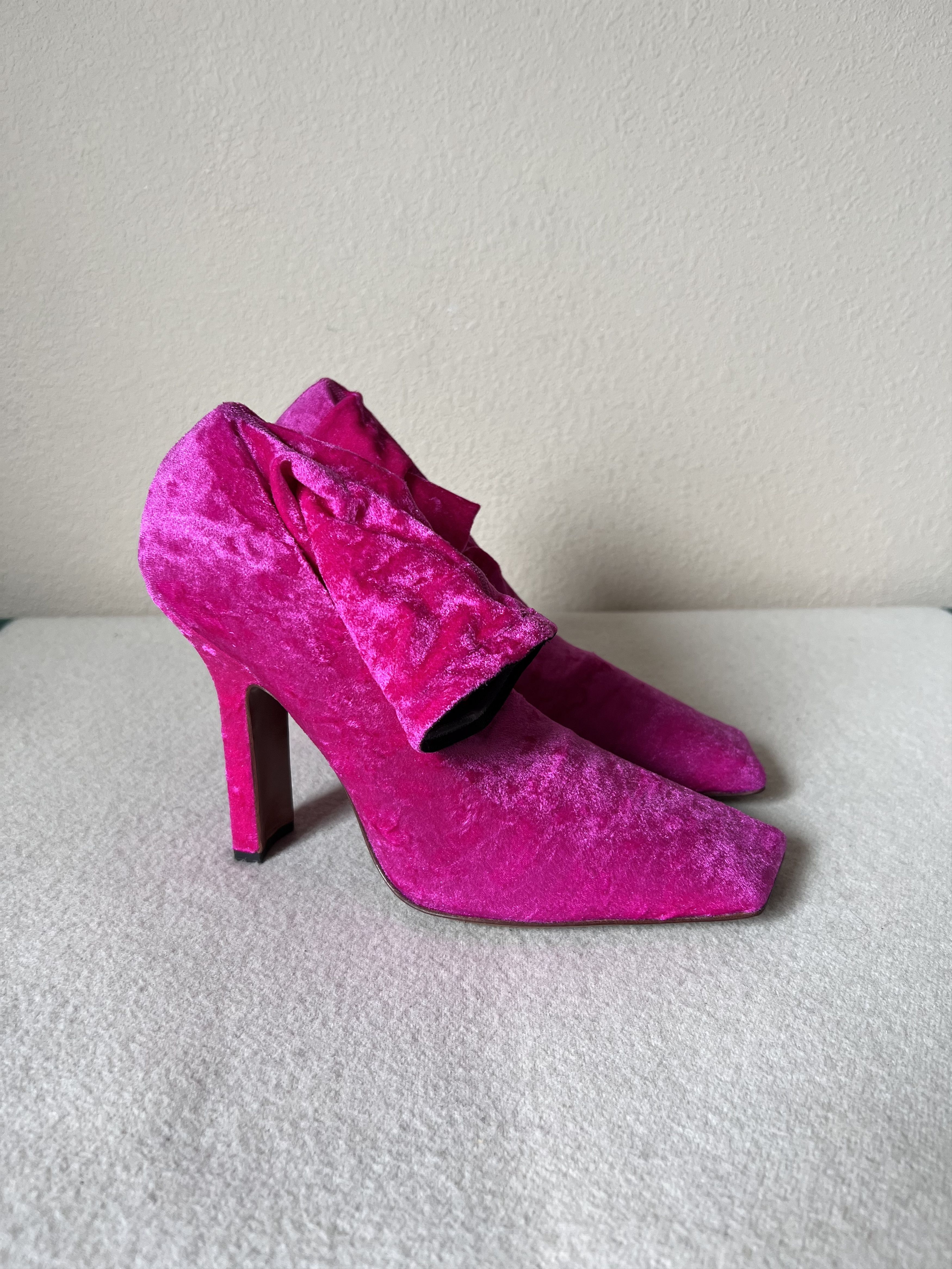 Vetements Vetements Velvet Boomerang Sock Ankle Boots in Pink Size US 6 / IT 36 - 2 Thumbnail