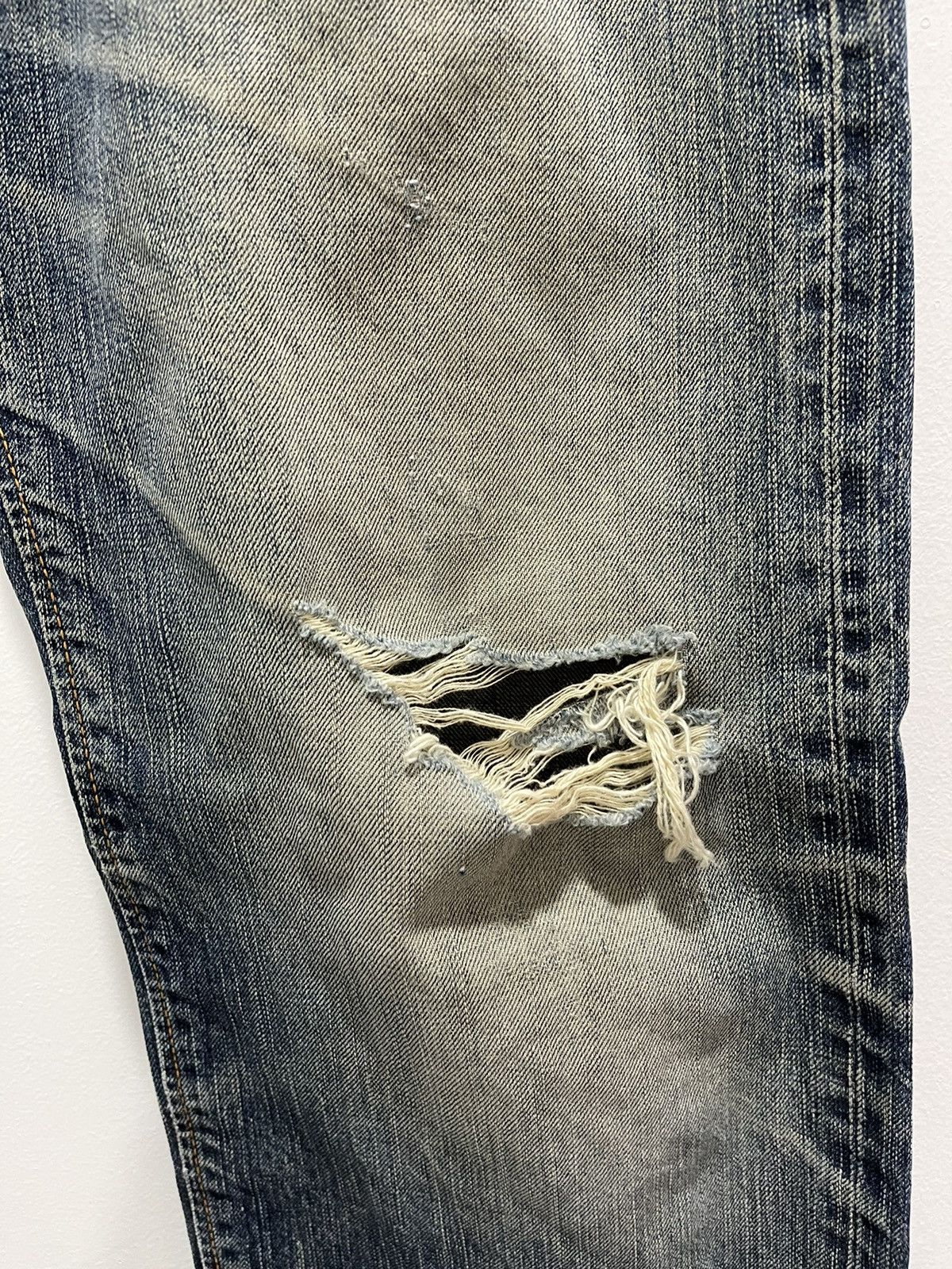 Edwin VINTAGE EDWIN 505 SELVEDGE RIPPED DISTRESSED DENIM JEANS Size US 31 - 7 Thumbnail
