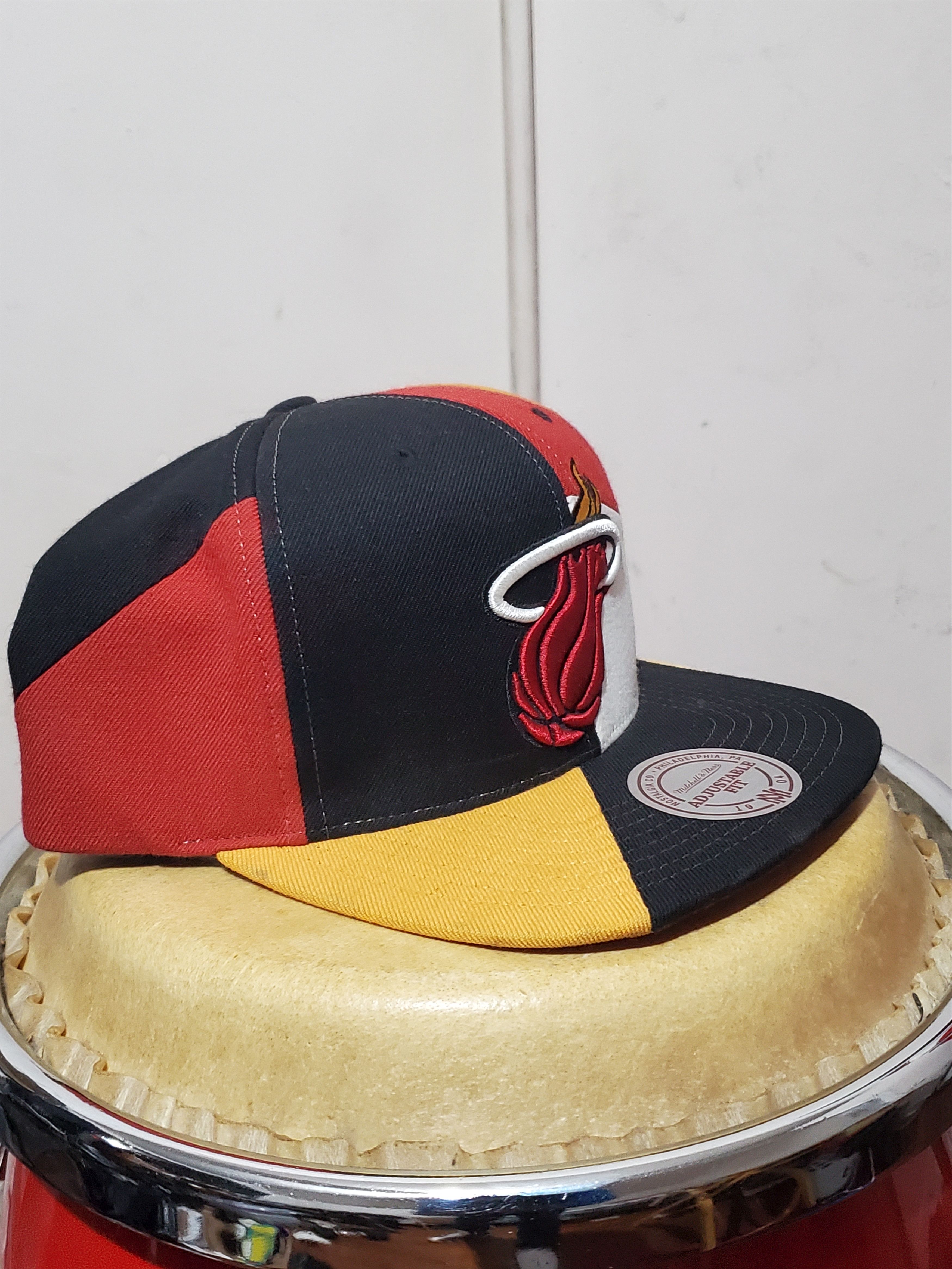 Mitchell & Ness Miami Heat Snapback Tri-color Size ONE SIZE - 3 Thumbnail