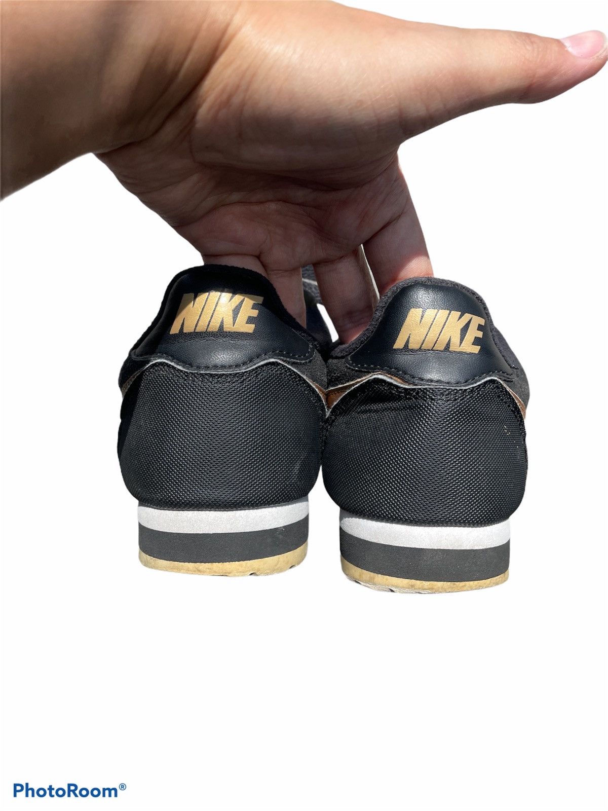 Nike NIKE CLASSIC CORTEZ LEATHER BLACK/ MTLC GOLDEN 749571-091 Size US 9 / EU 42 - 5 Thumbnail