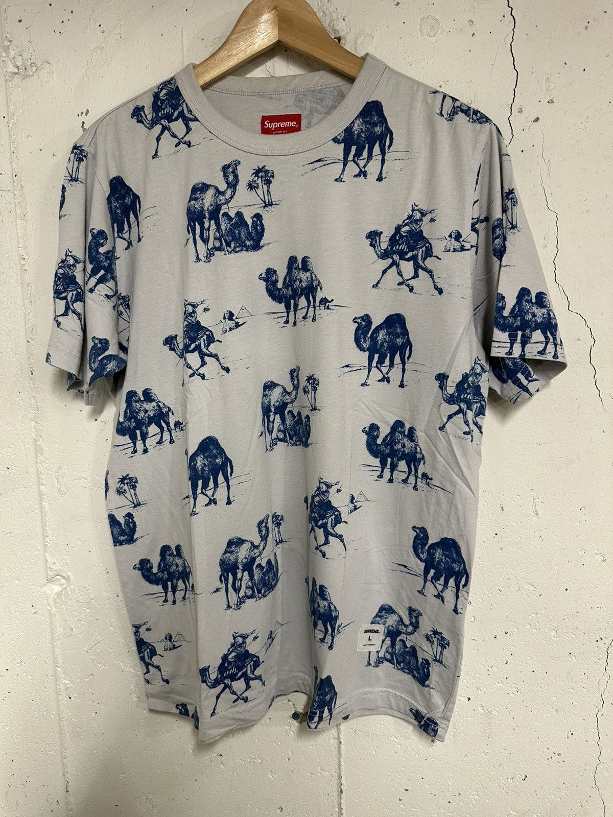 【美品・Mサイズ】Supreme Camels Tee Supreme Camels Tee | Grailed