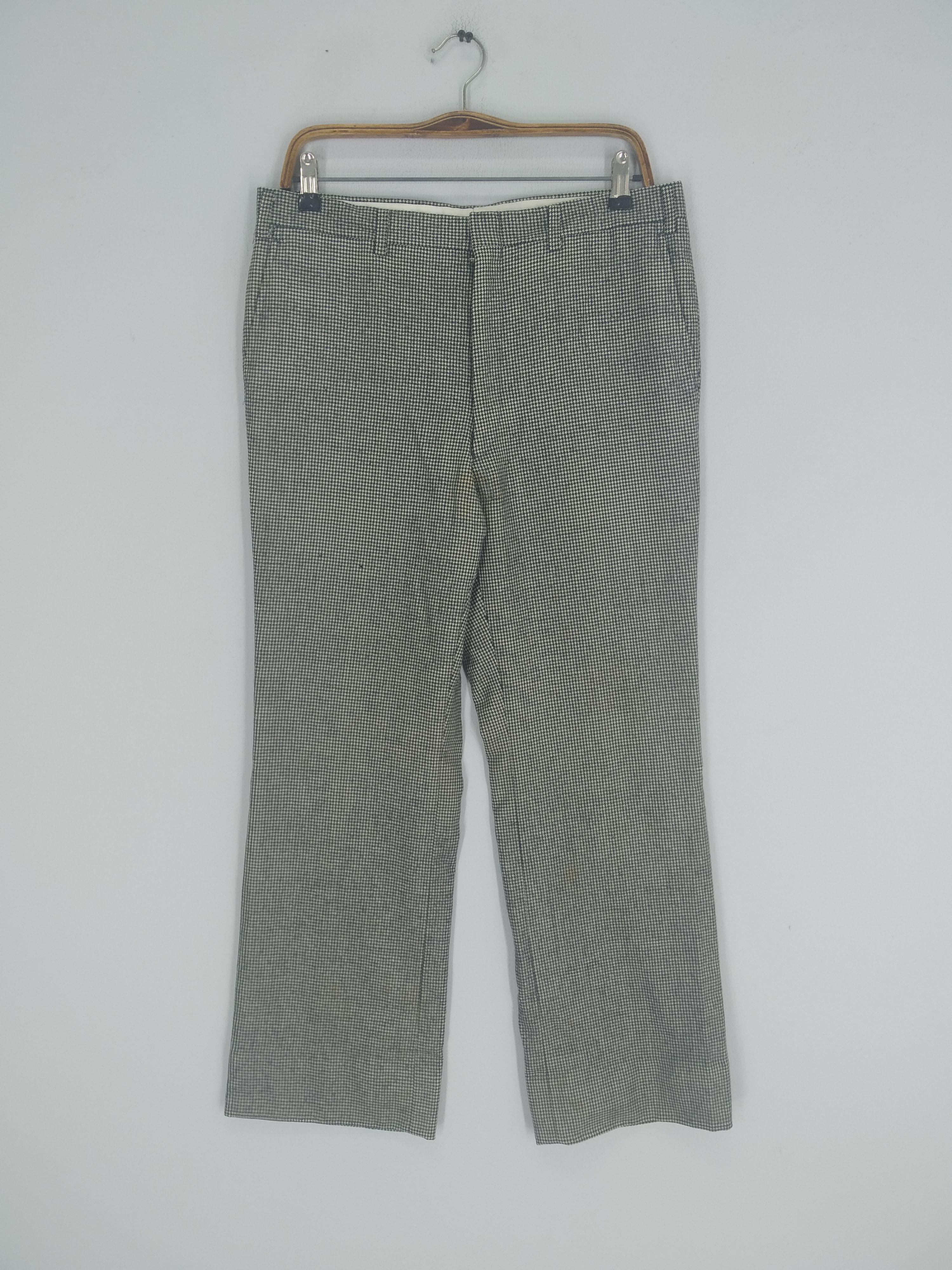 image of Burberrys Small Checkered Retro Casual Relaxing Pant in Black/White, Men's (Size 33)